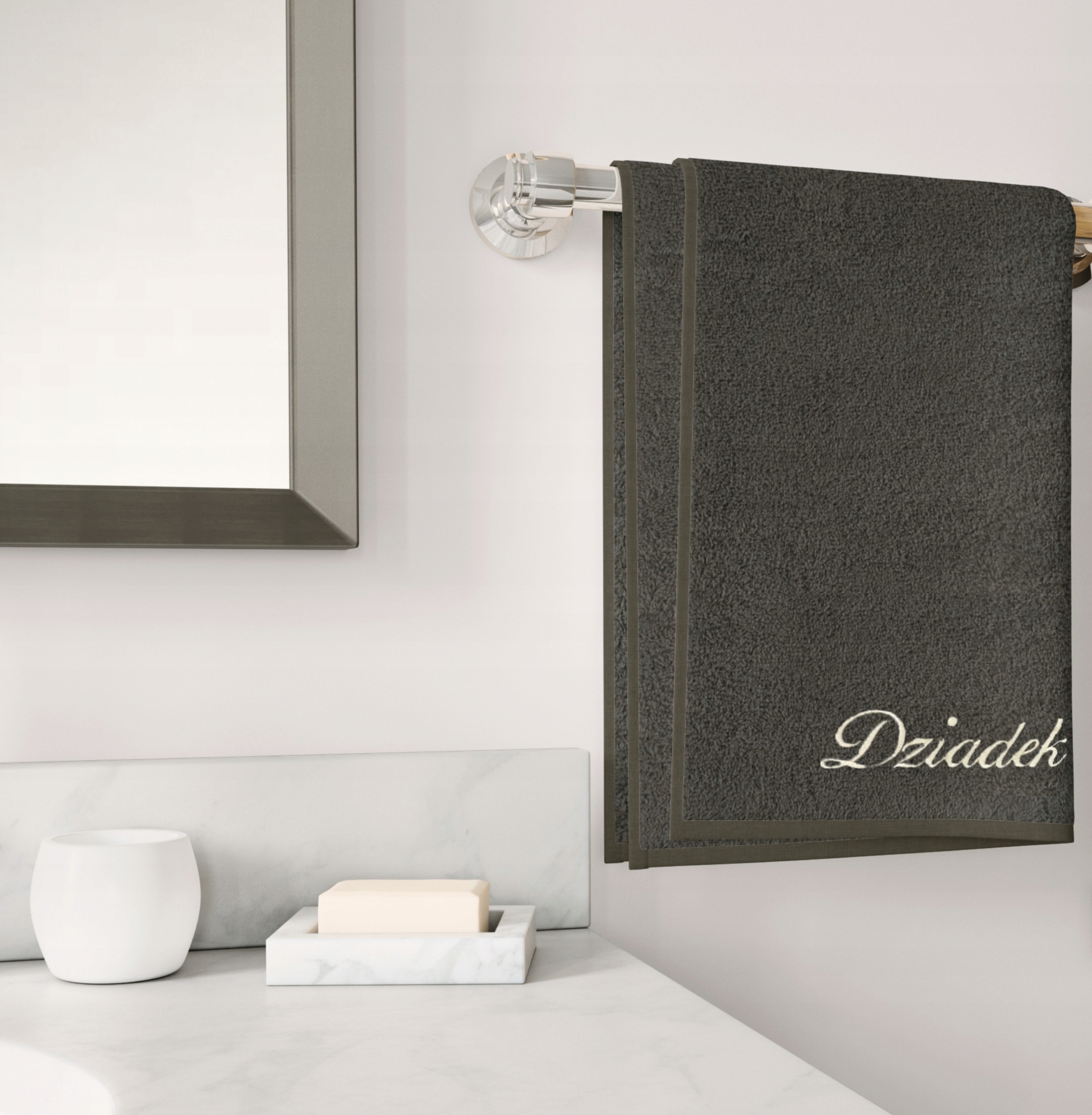 KOMPLET RĘCZNIKÓW KĄPIELOWYCH ZESTAW NA DZIEŃ BABCI DZIADKA W PUDEŁKU HAFT Wymiary ręcznika 70x140cm