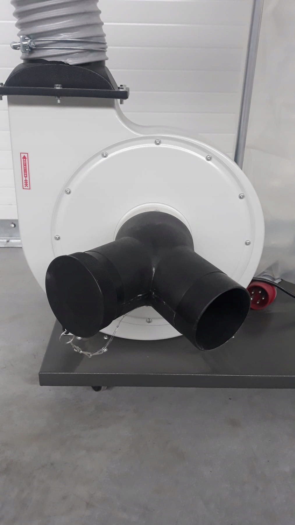 ODCIĄG DO TROCIN WIÓRÓW ODPYLACZ WYCIĄG 2480 m3/h Kod producenta FM300