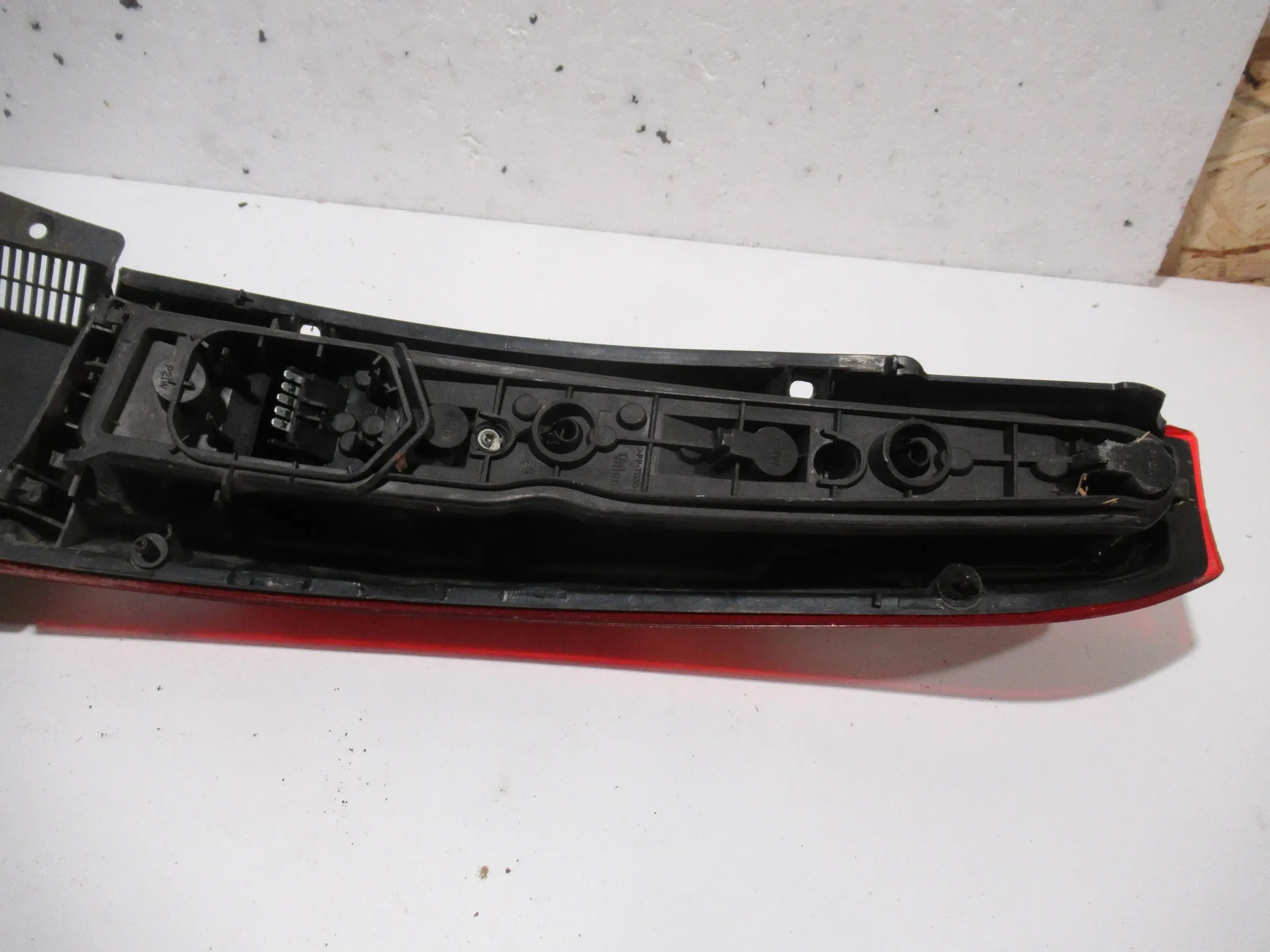 фонарь левый 13203393 opel Meriva A
