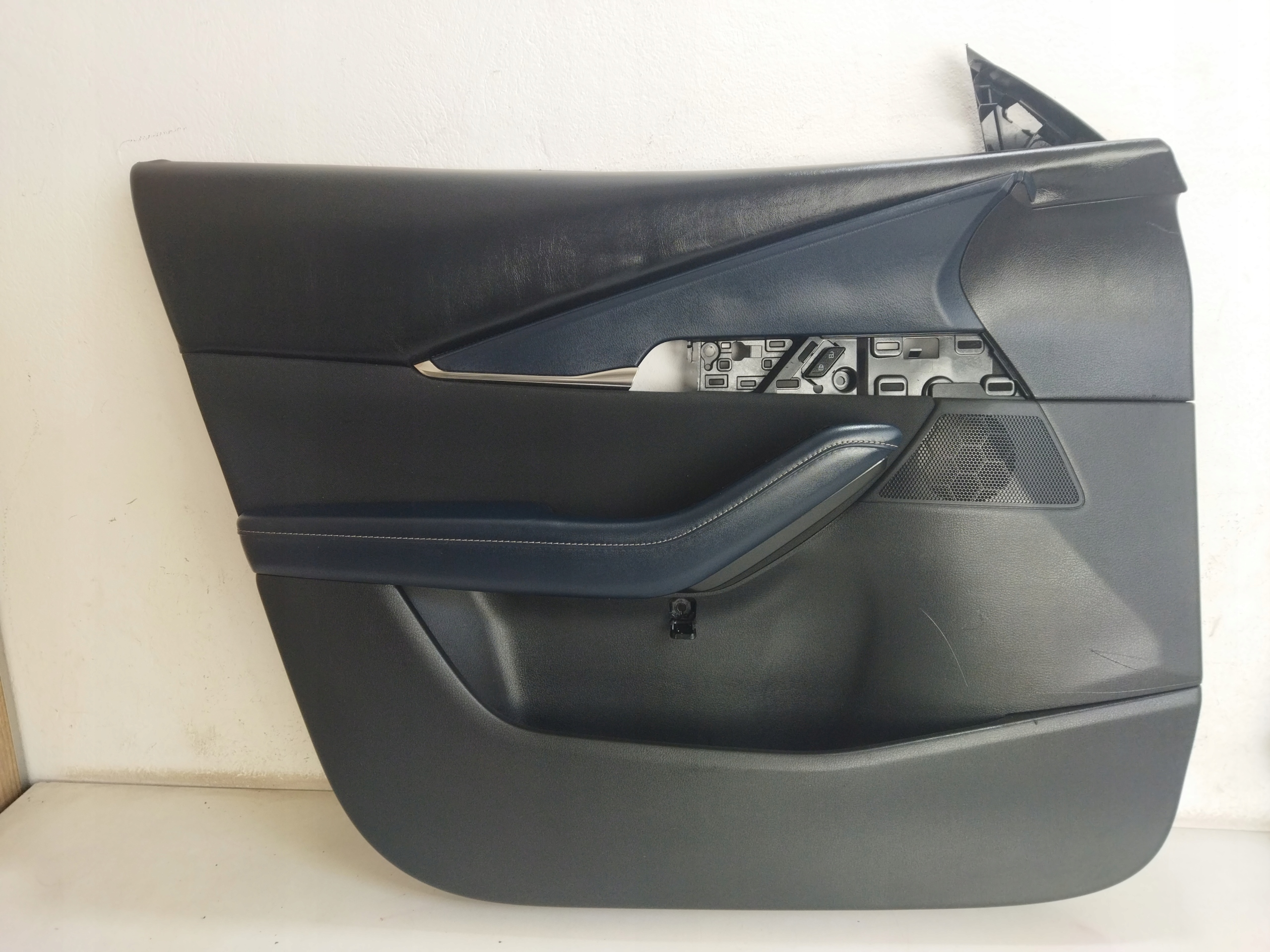 mazda CX30 передний левый DGH96846Z