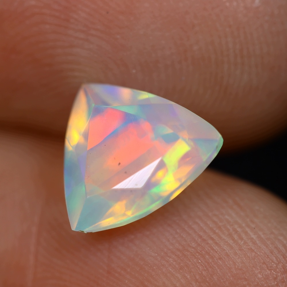Přírodní opál 1.47 ct Trylion Etiopie certifikát Wbd