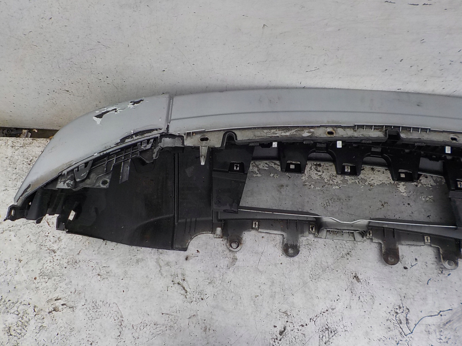 772 LAND ROVER DISCOVERY III nárazník předek přední