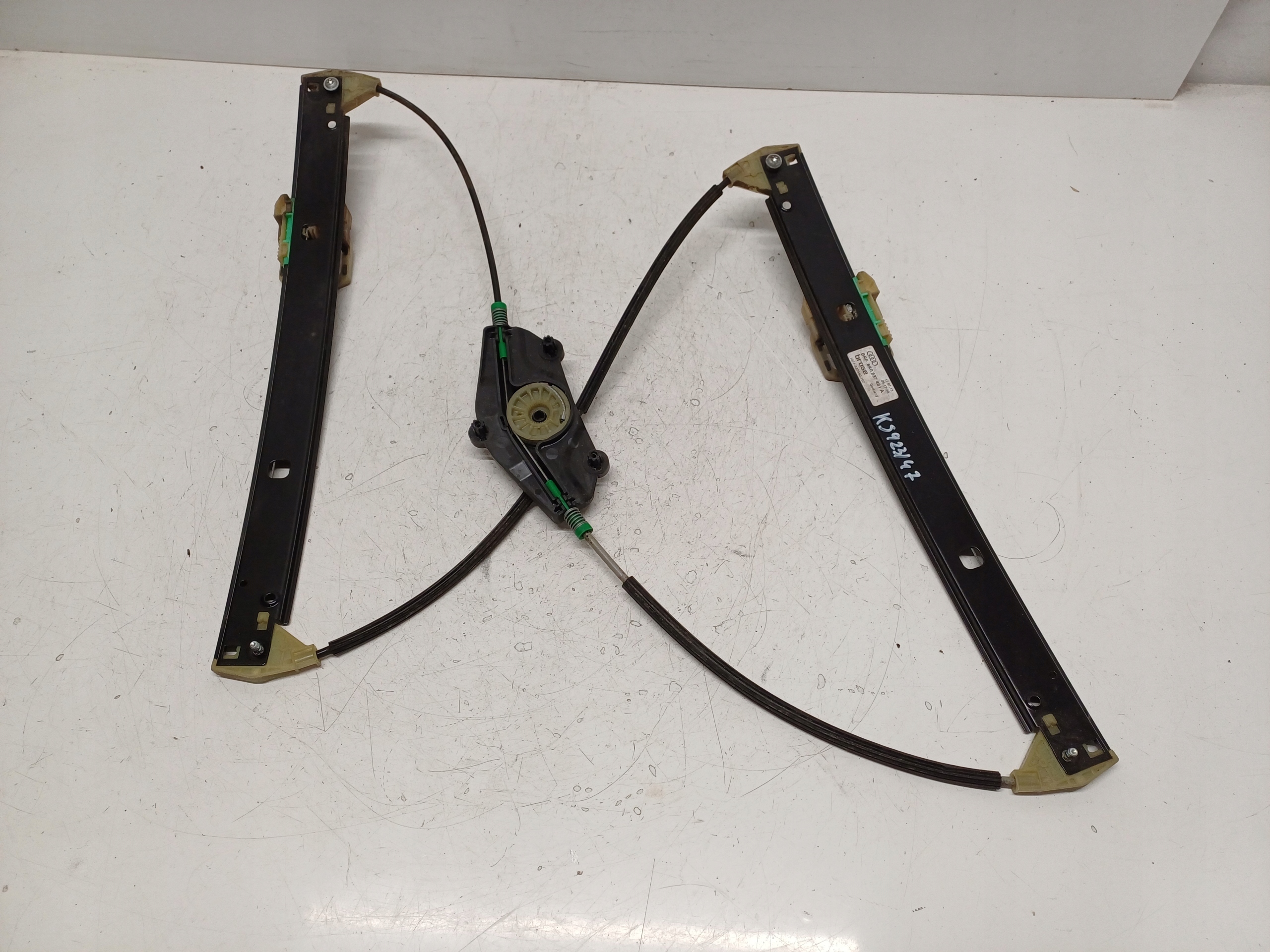 AUDI A4 B8 MECHANIZM SZYBY LEWY PRZÓD 8K0837461A