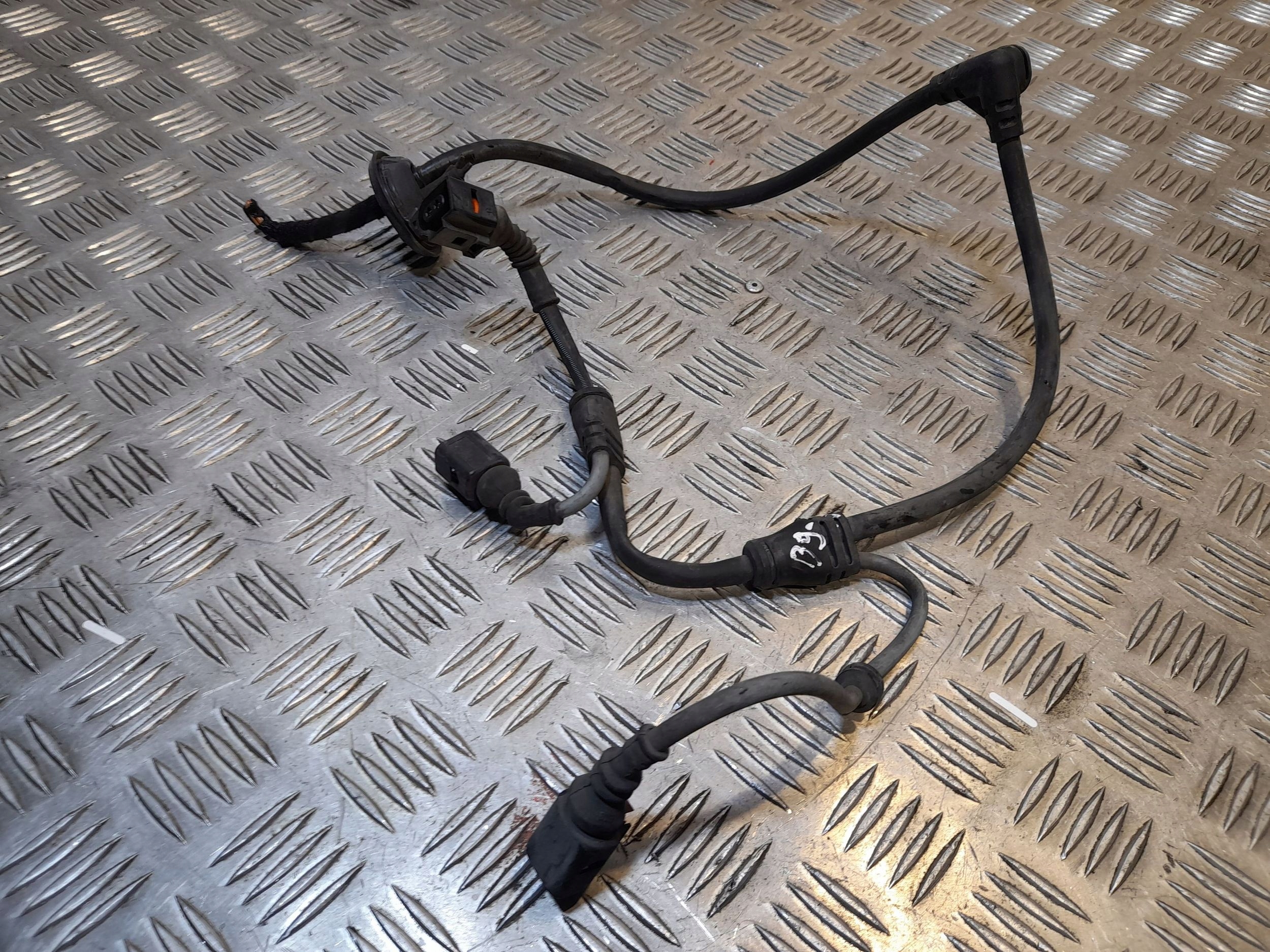 Audi A4 S4 B9 2017 зад правая сторона патрубок заднего ABS