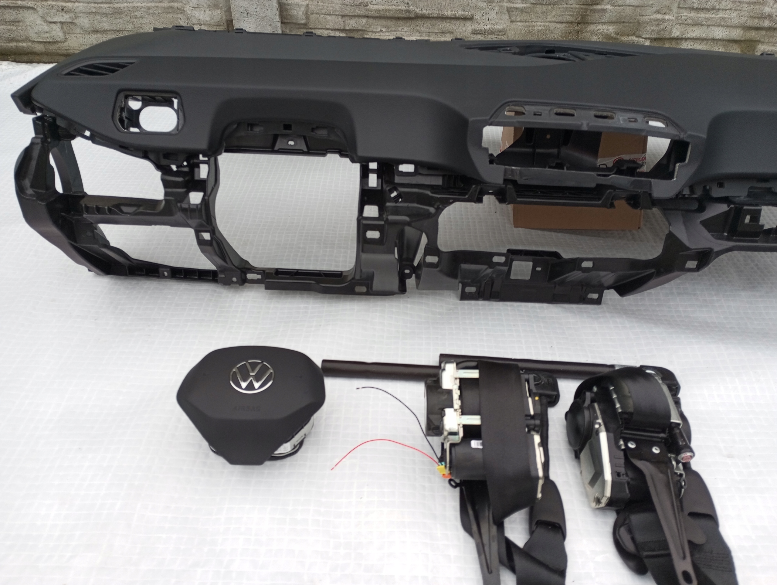 торпеда консоль vw ID3 id.3 2 подушки безопасности ремни