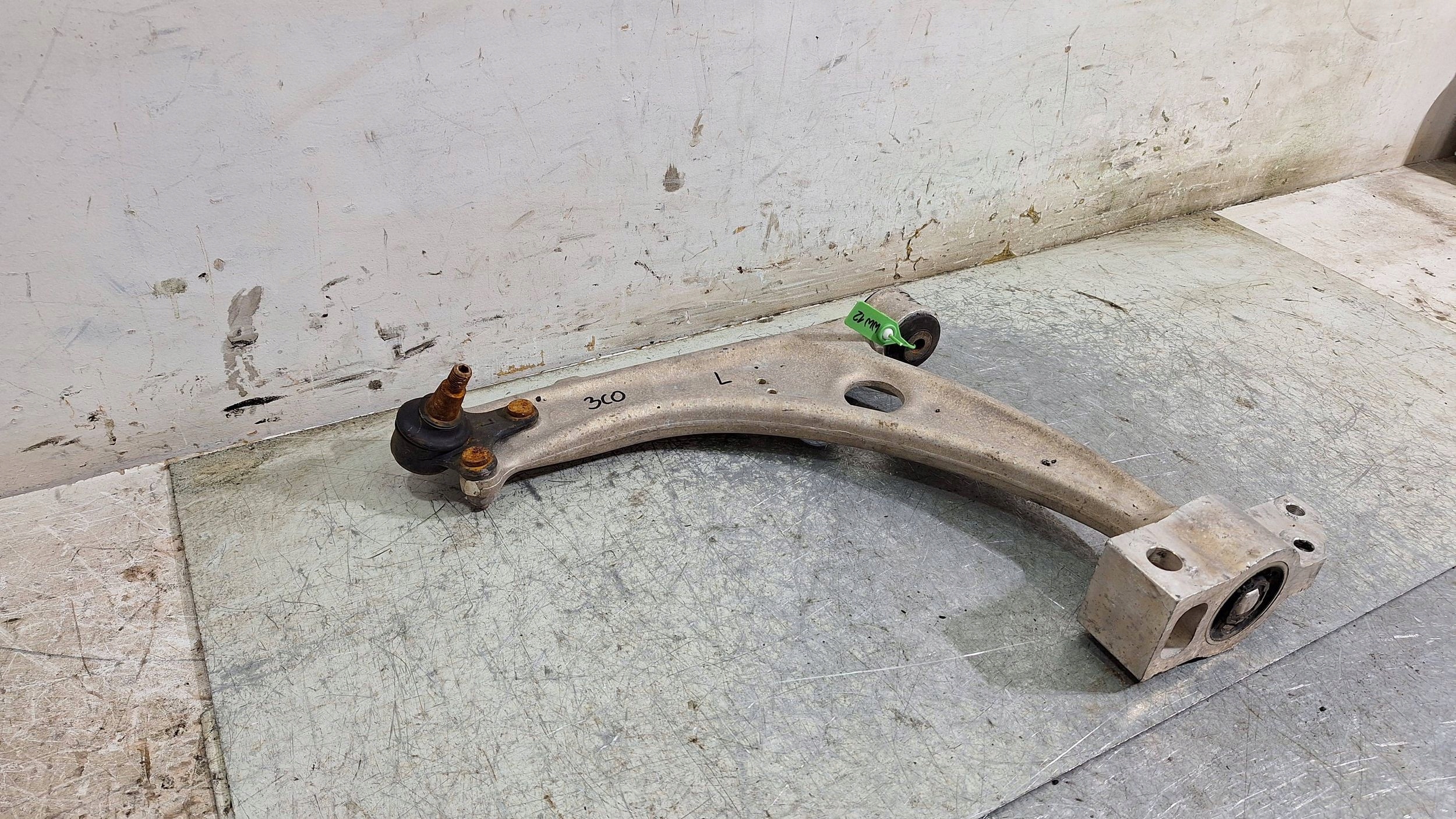 arm left front 3C0407153B VW PASSAT B6 AUDI A3 S3 8P 2.0 TDI