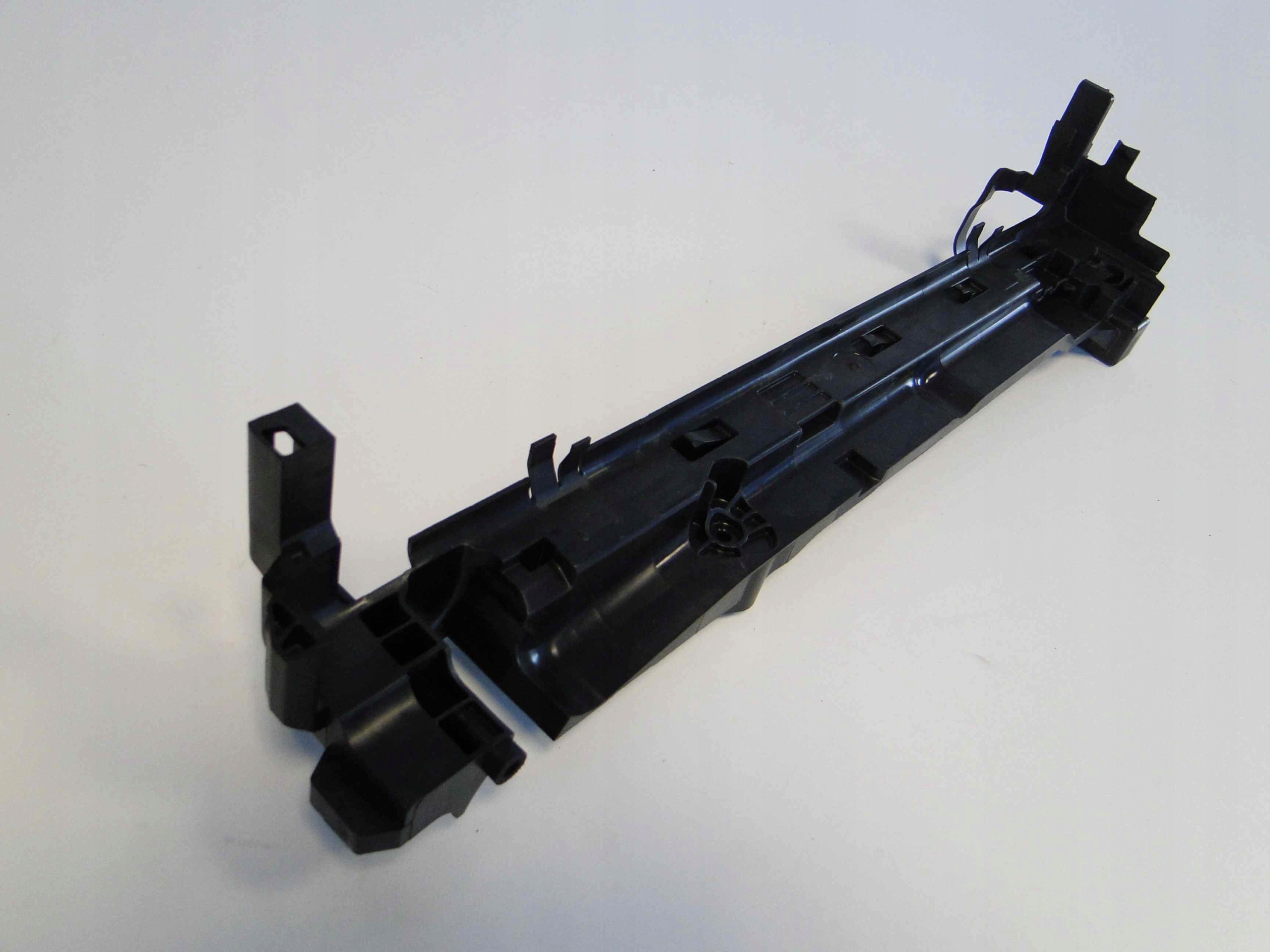 A0995040600 - MERCEDES CLS 257 РАМА РАДИАТОРА ПРАВАЯ