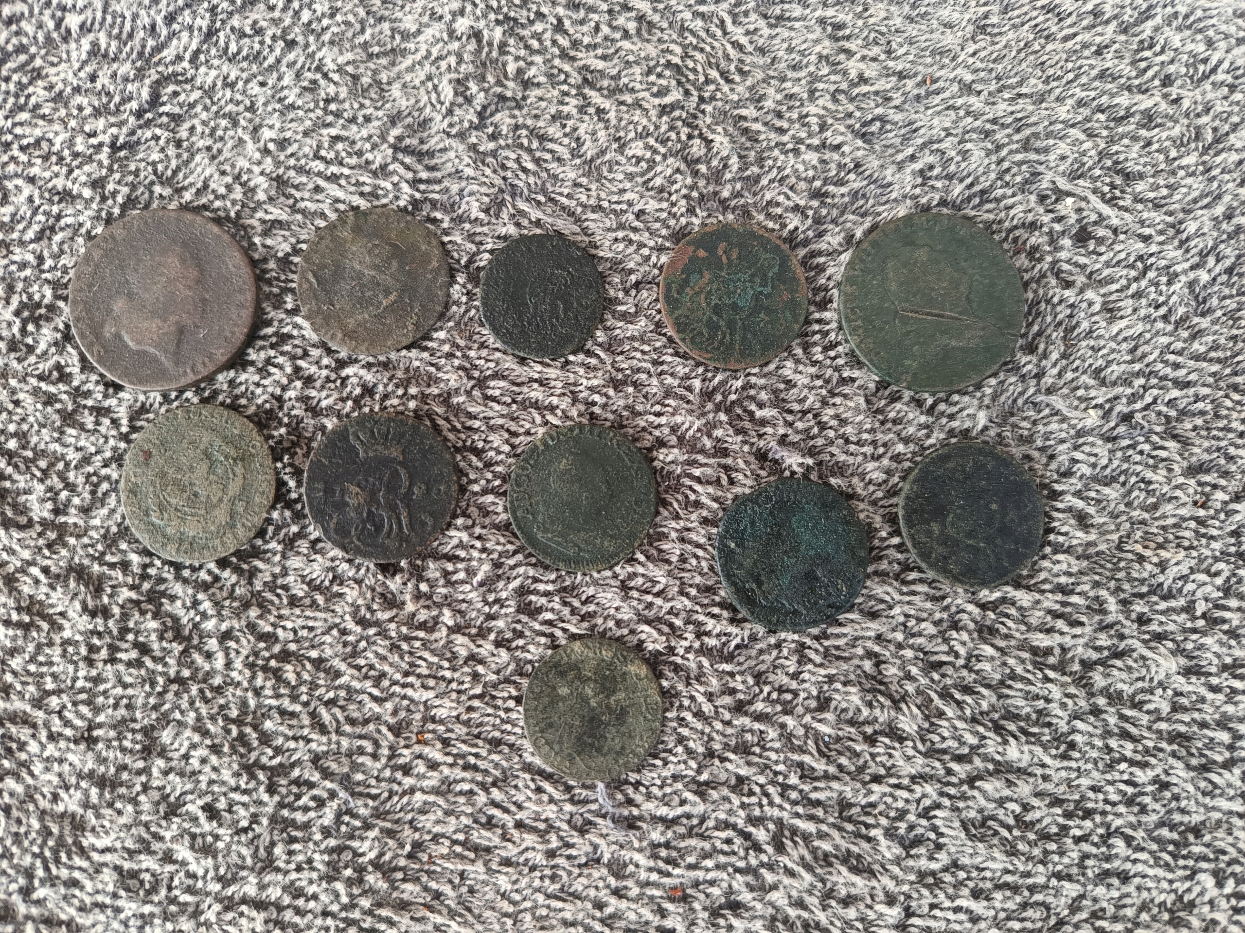 Смесь монет раскопки