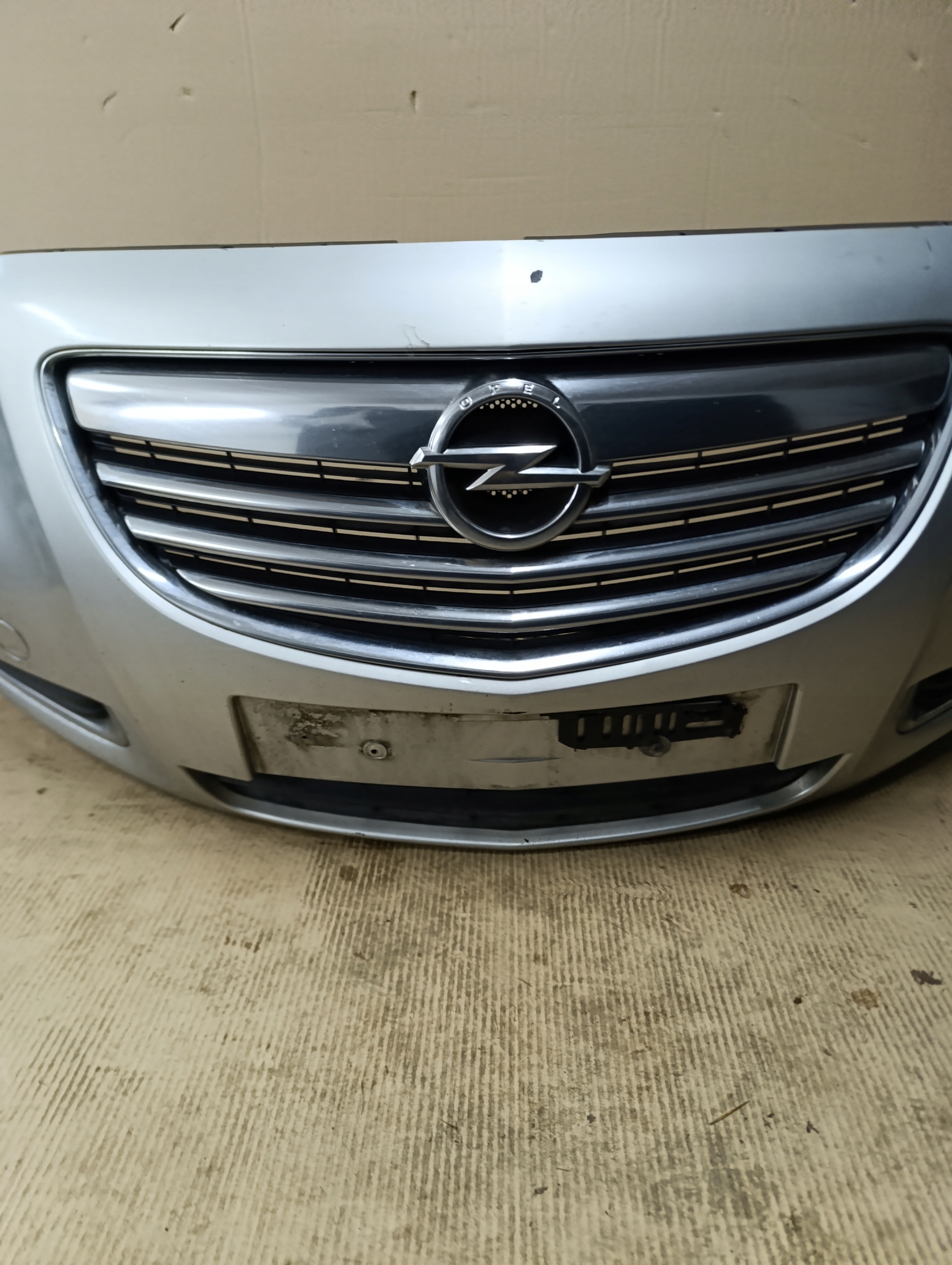 бампер передний INSIGNIA A Z176