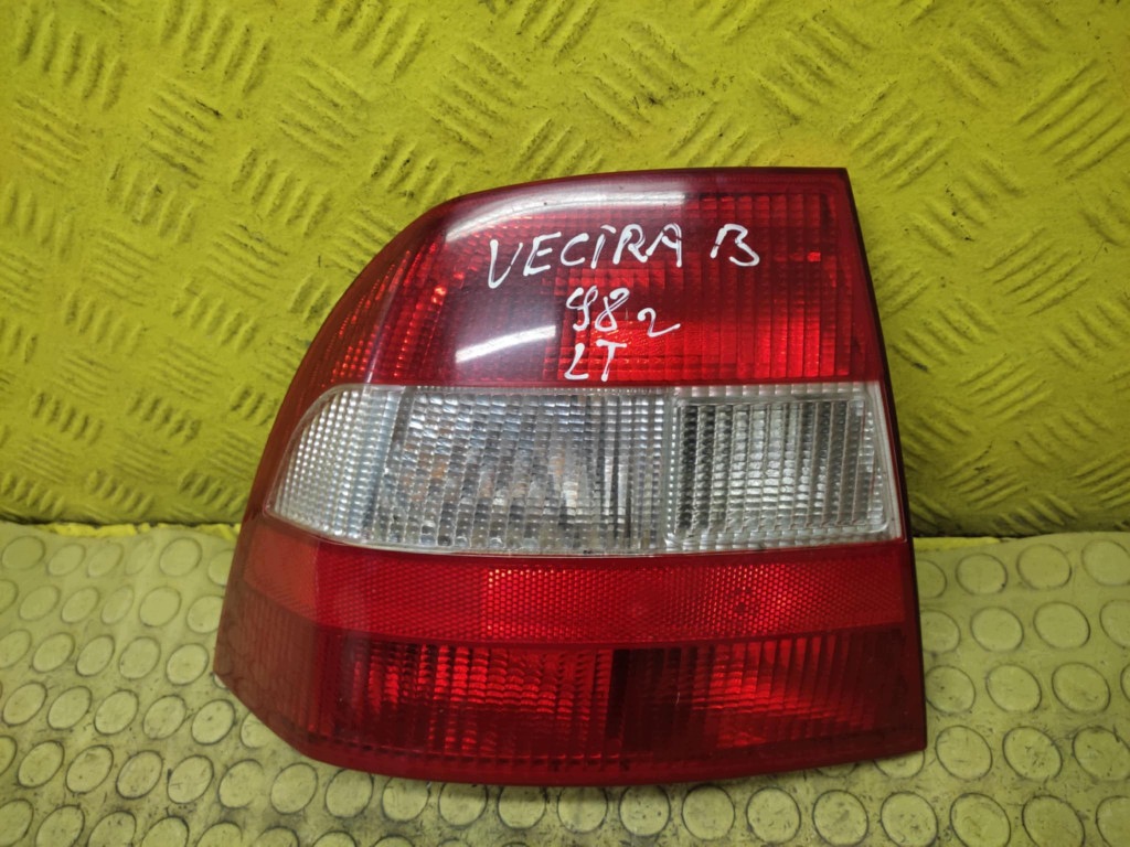 OPEL VECTRA B light left rear part 90568047