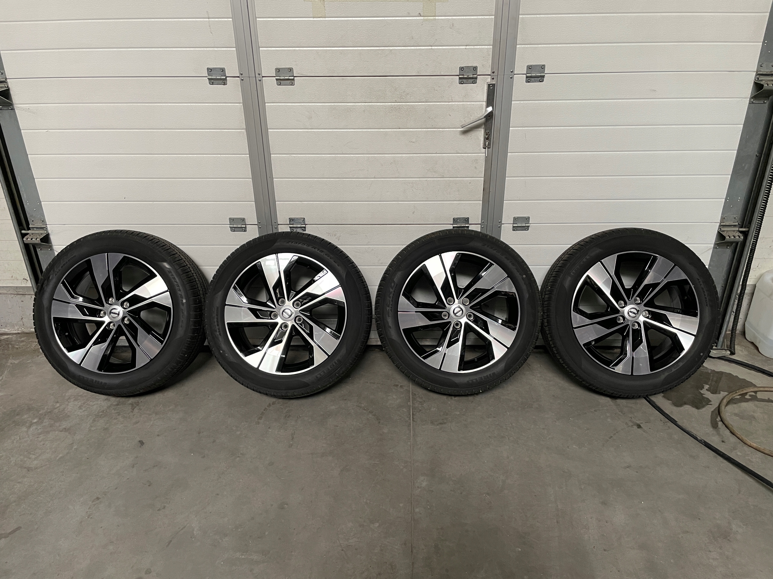 Колеса VOLVO V60 S60 Cross Country 215/55/18