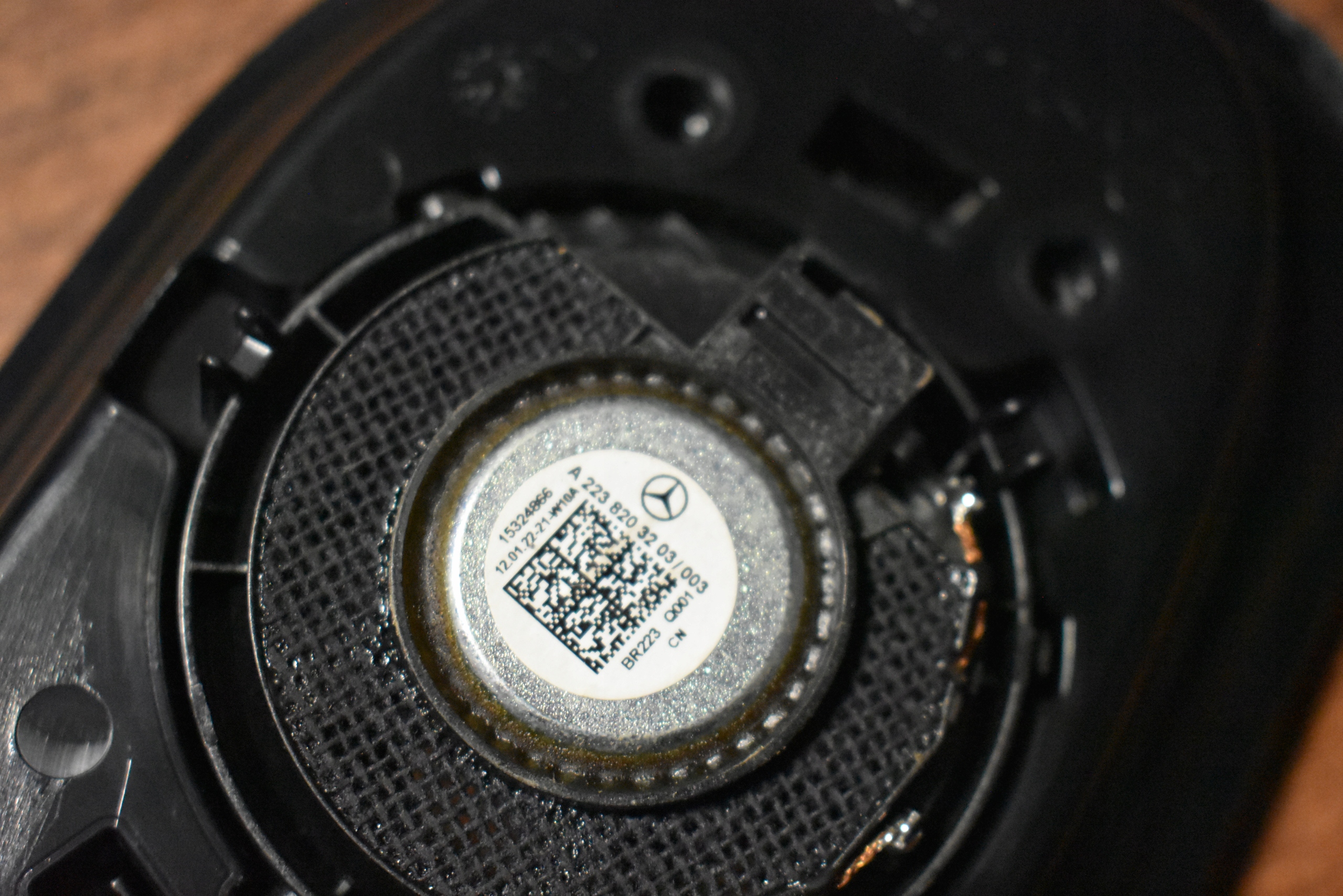 IDEALNY speaker cover left MERCEDES W223 1