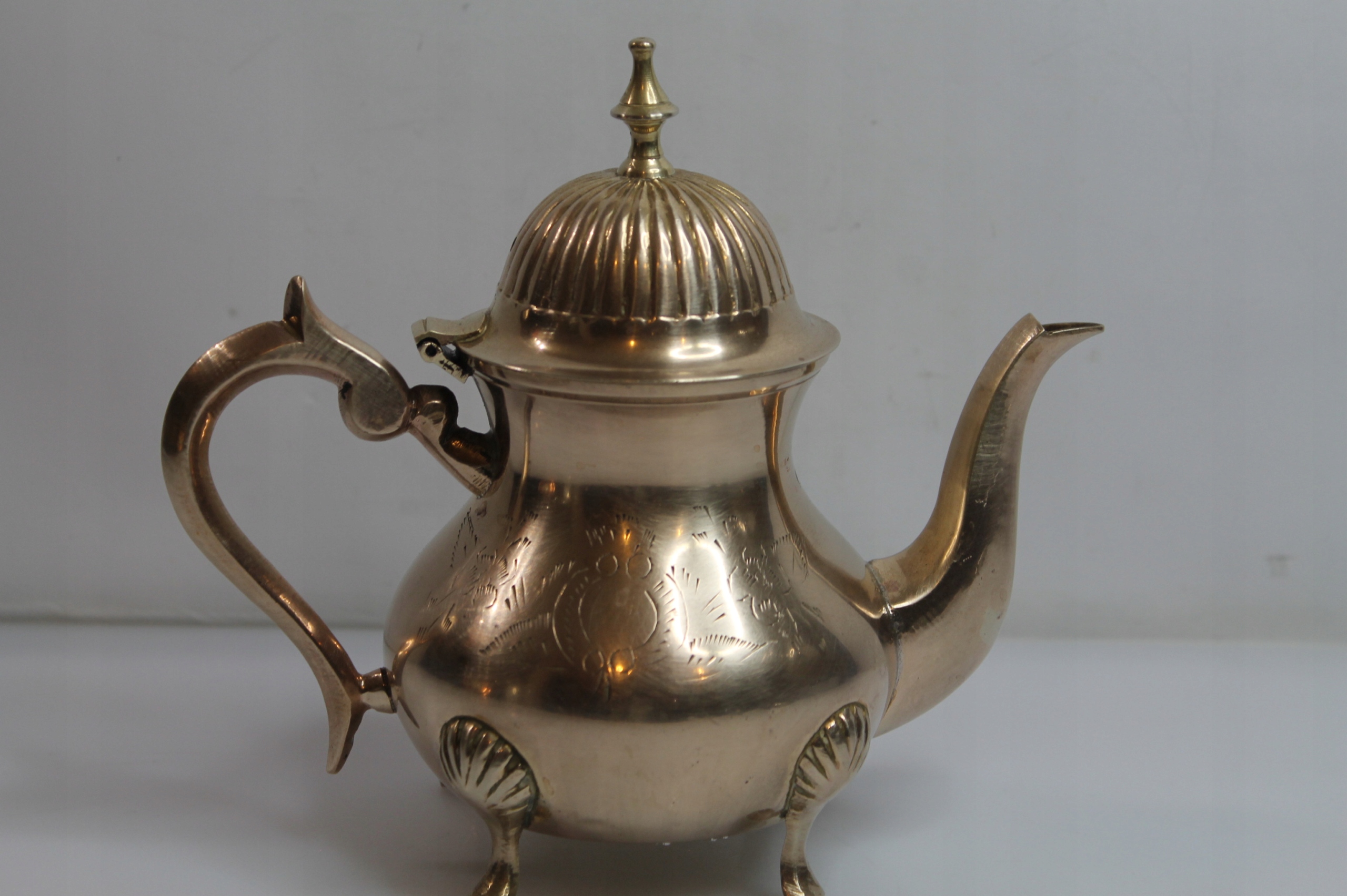 Dzbanek, czajnik mosiężny