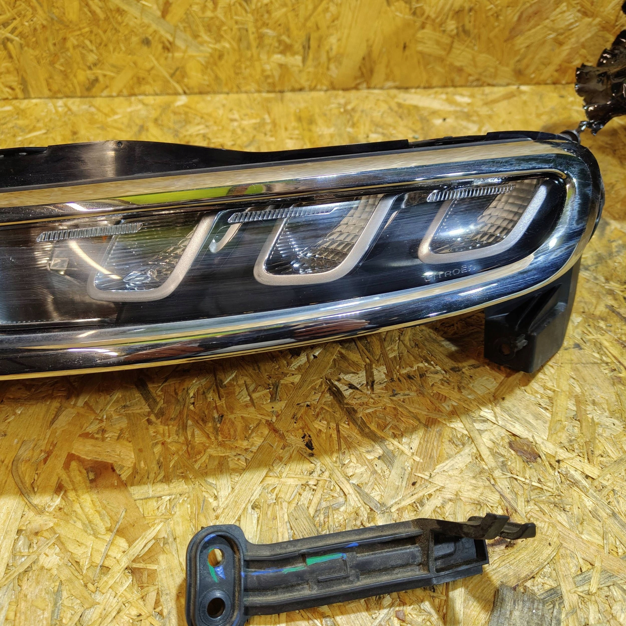 daytime running lights front side left Citroen C3 Aircross 9822790680