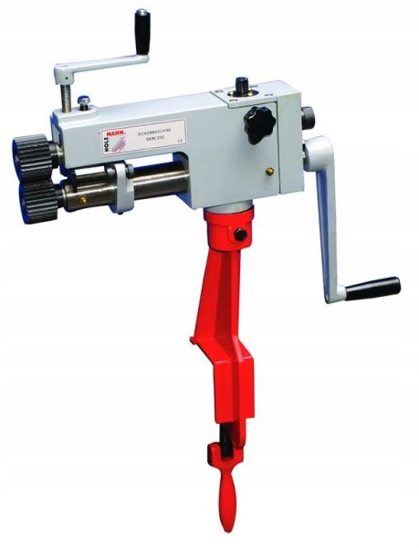 Řezačka trubek Holzmann SKM200 6 válců, hloubka až 200 mm, otočná