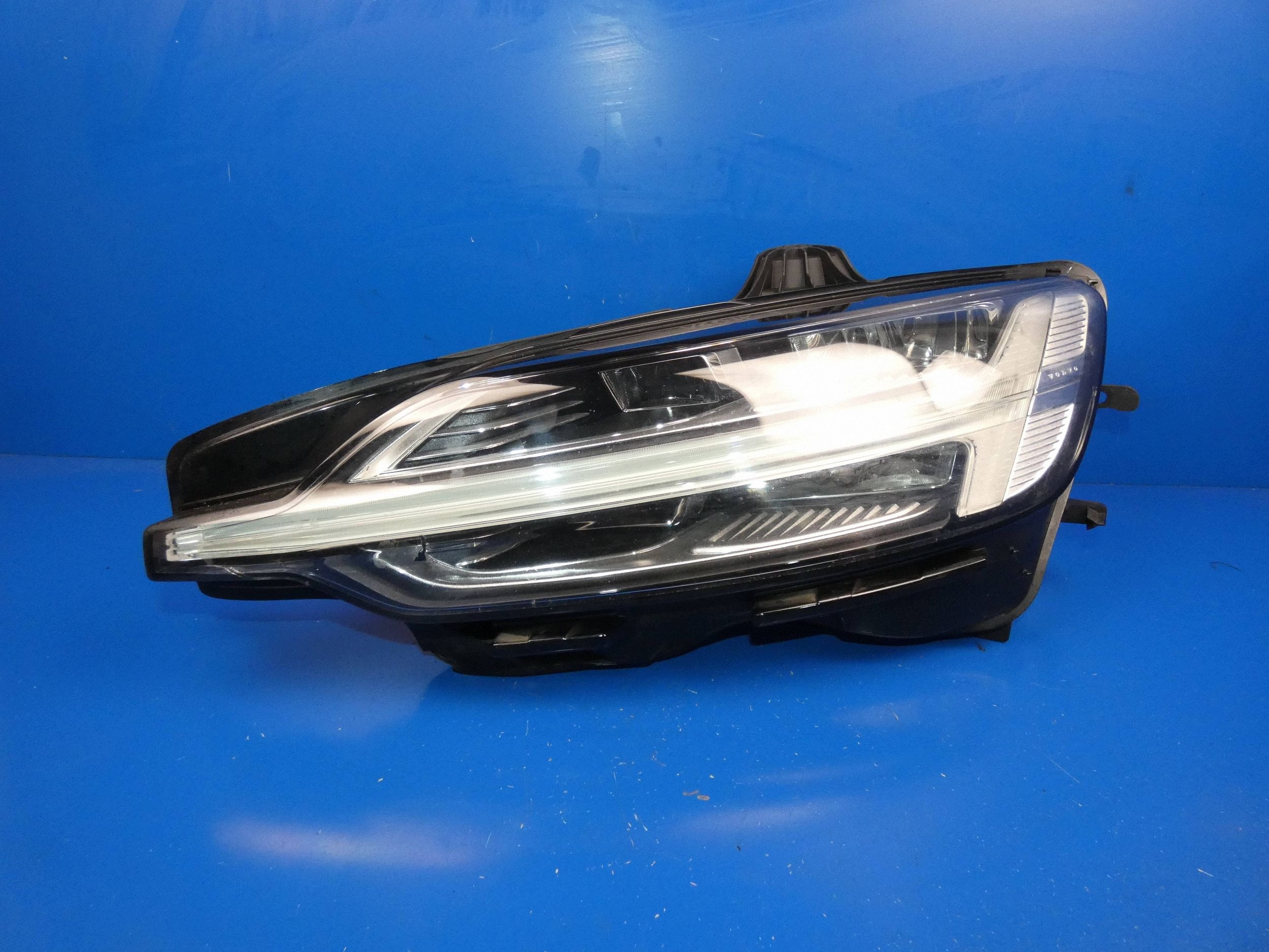 VOLVO V60 II S60 III light left front front - STAN as for FOTO - ANGLIK
