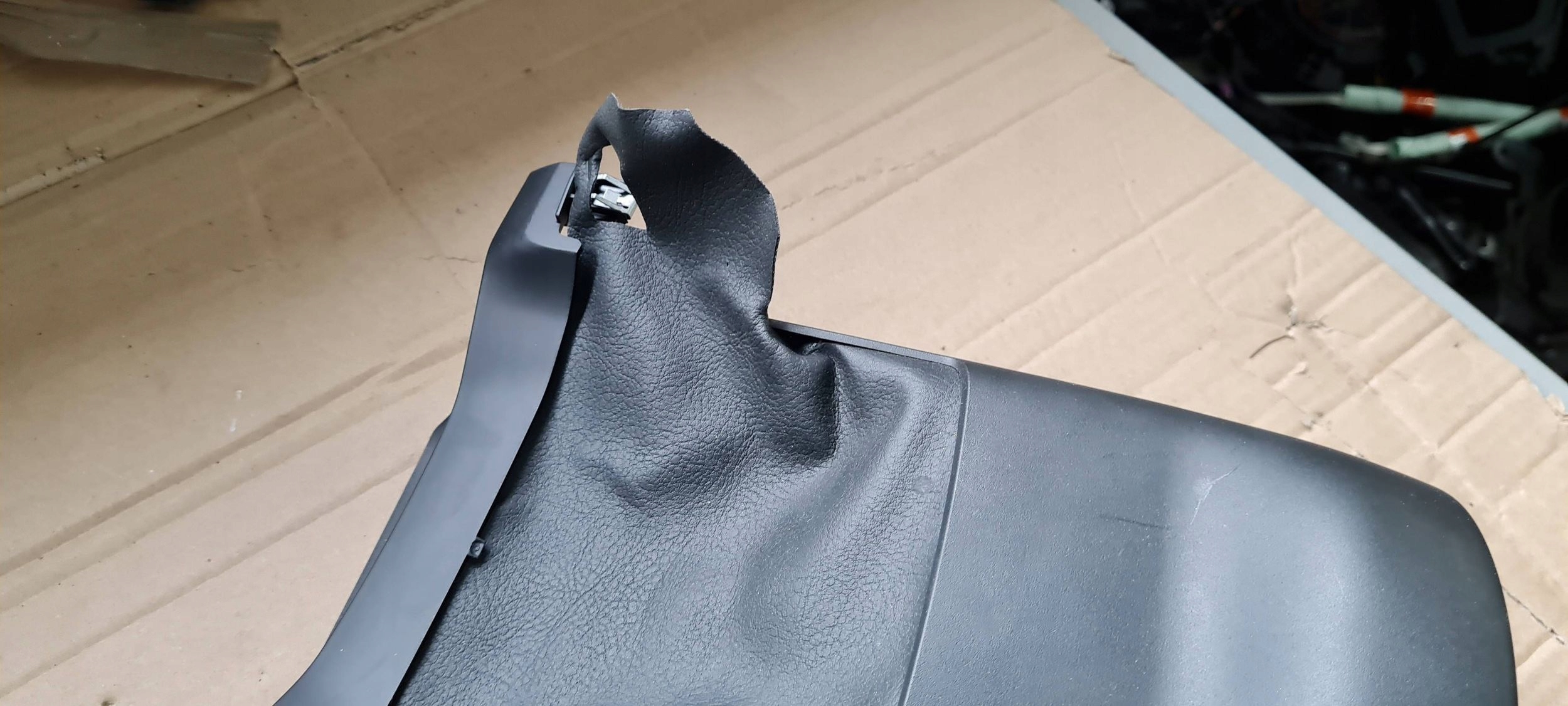 S4 B9 8W A4 kryt pod volant obal cierna A5 8W S5