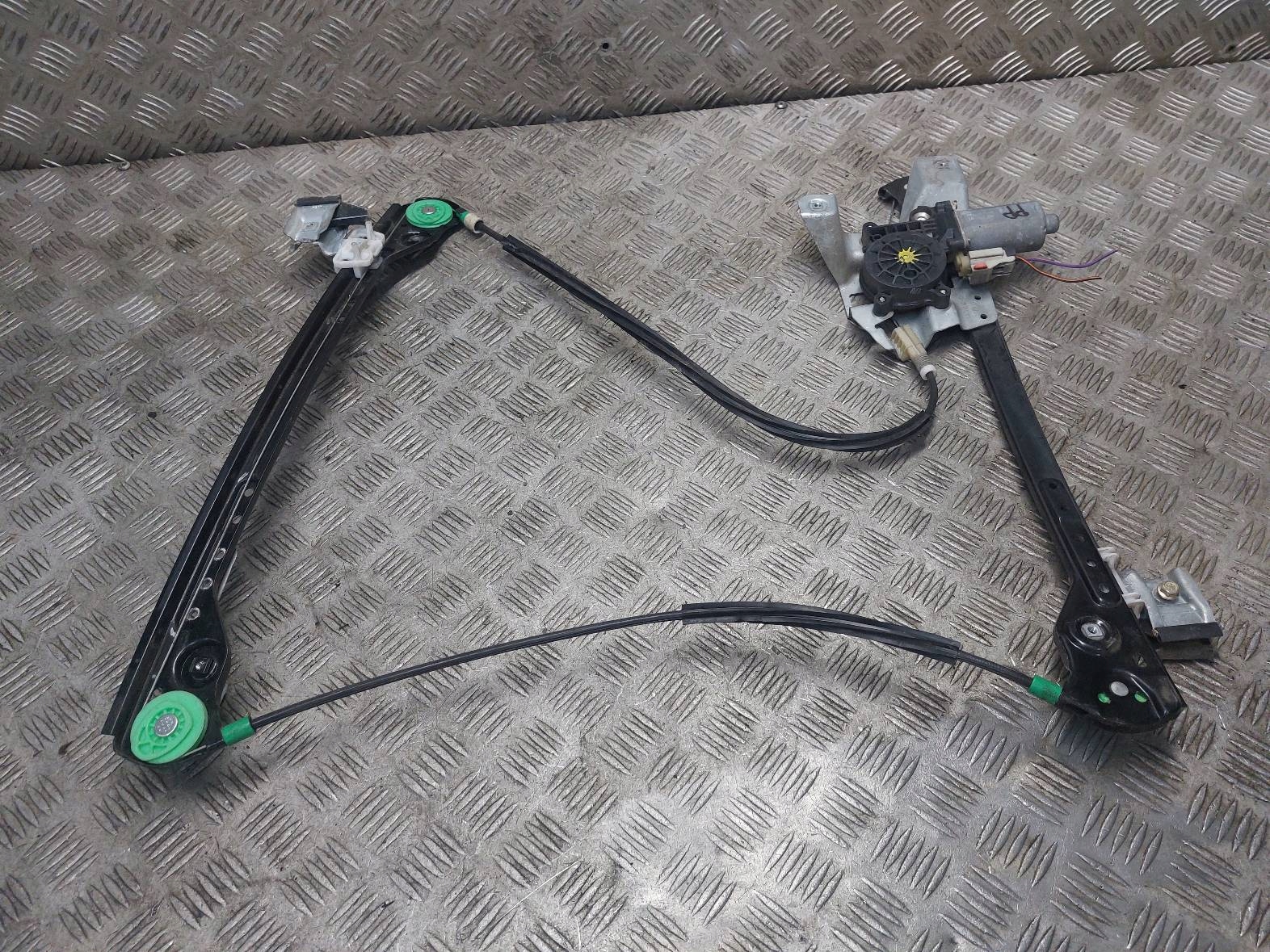 mechanism window regulator right front CHRYSLER PACIFICA and 04894270AC