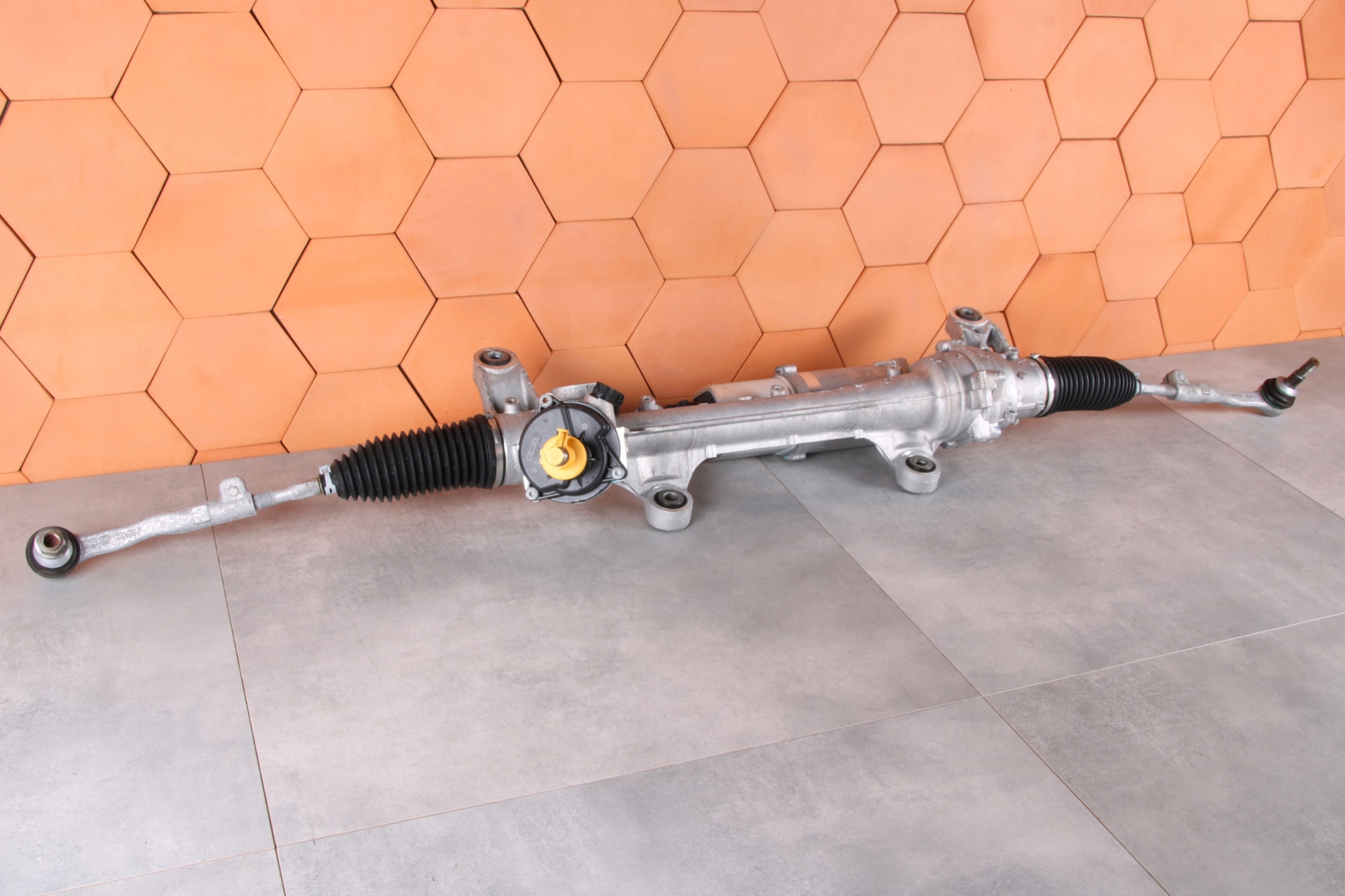 BMW 5 G60 G61 drag rod servo steering control T4 5A9D851 8599 km !!!