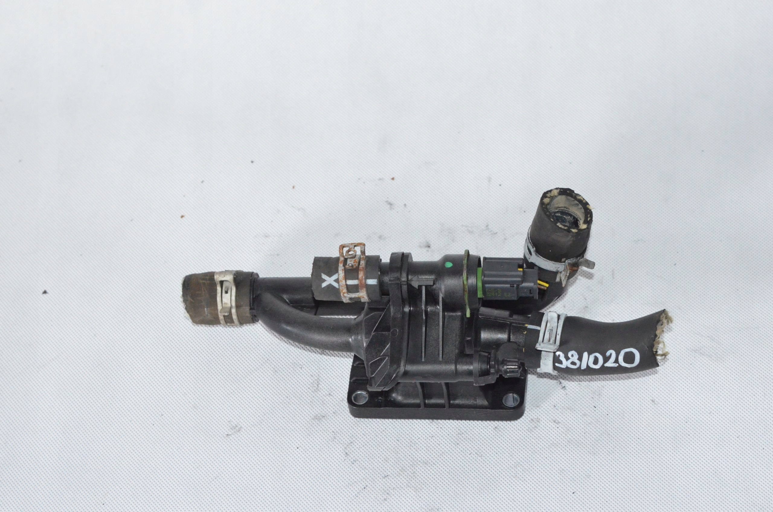 Obudowa termostatu Citroen C4 Peugeot 307 1.6 HDI