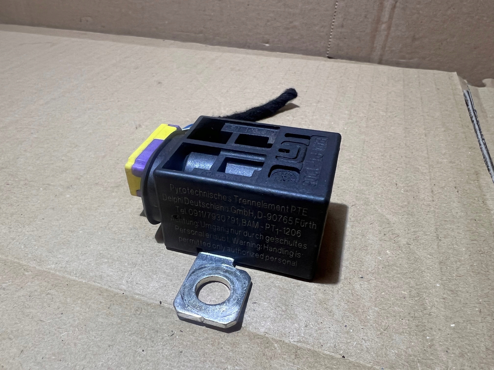AUDI A4 B8 Sicherungen PIROTECHNICZNY AKUMULATORA 4F0915519