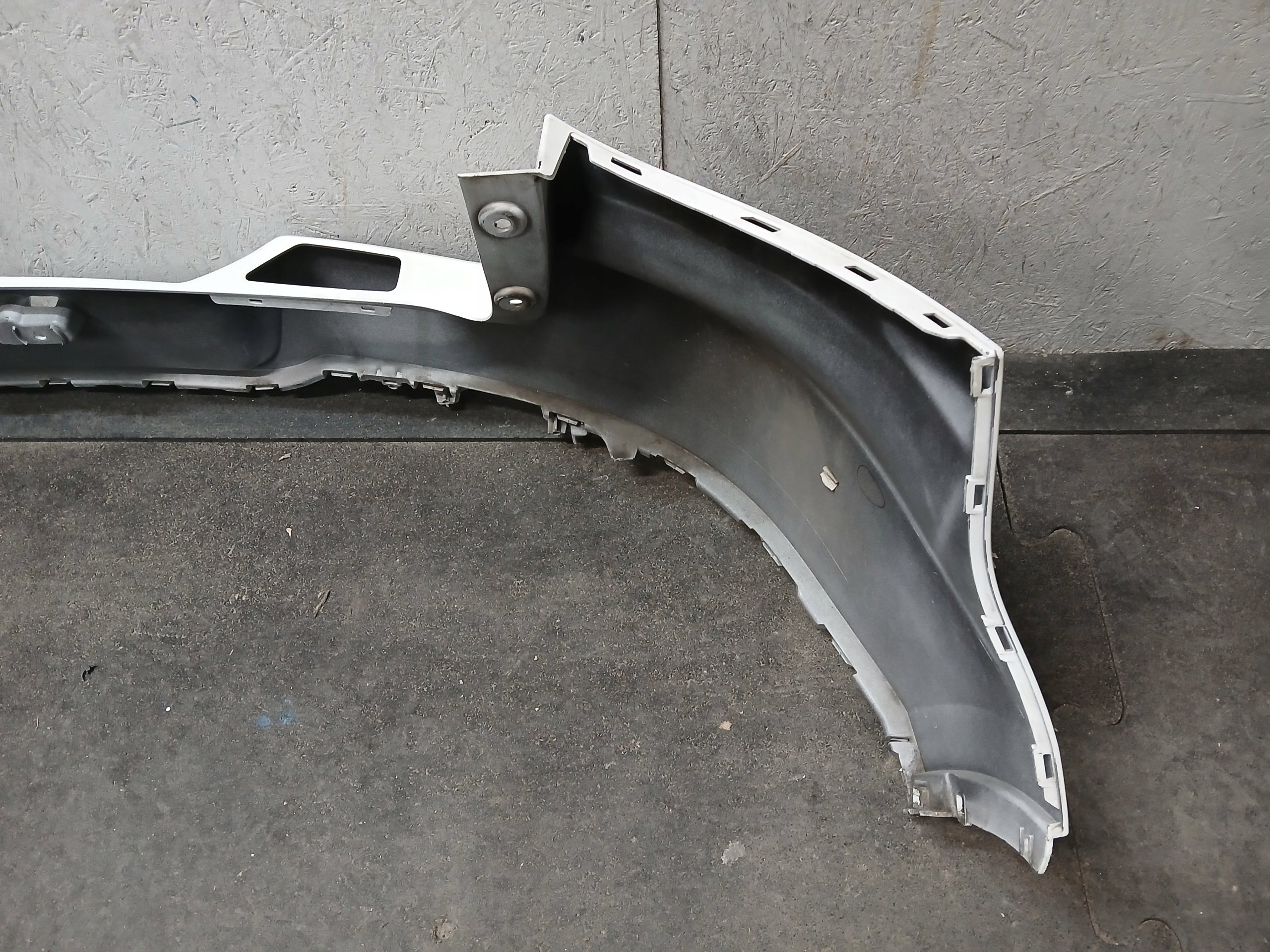bumper rear part VW TIGUAN and 1 07-10 5N0