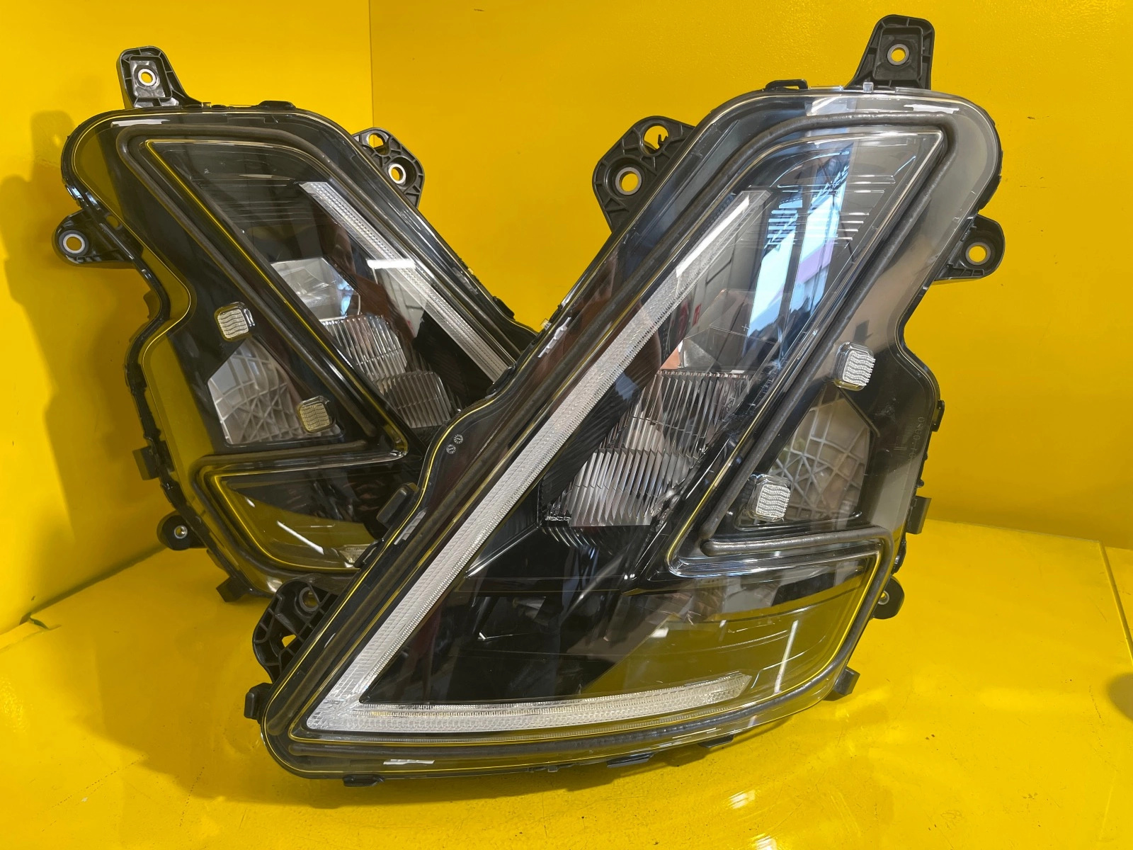 light right left Volvo FH 16 complete 23920860 23920859