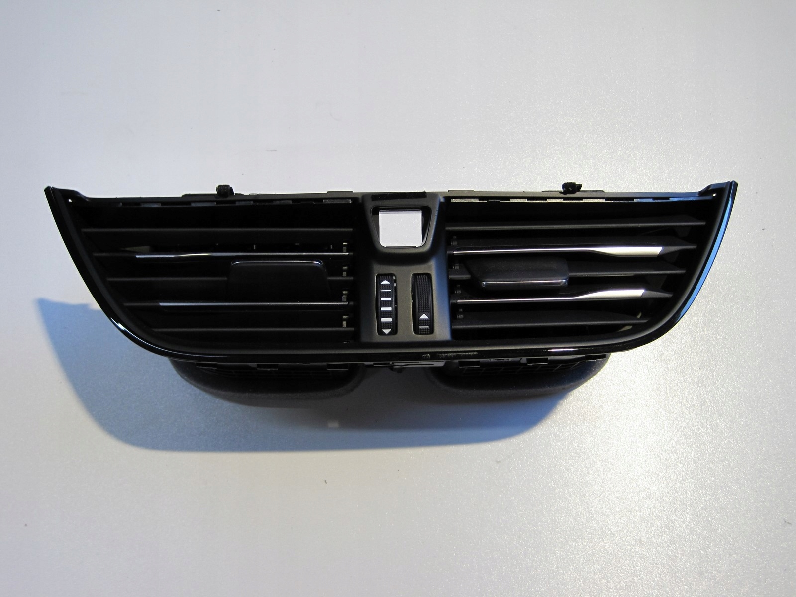 grid blower fan frame FORD FOCUS MK4 Y0136659