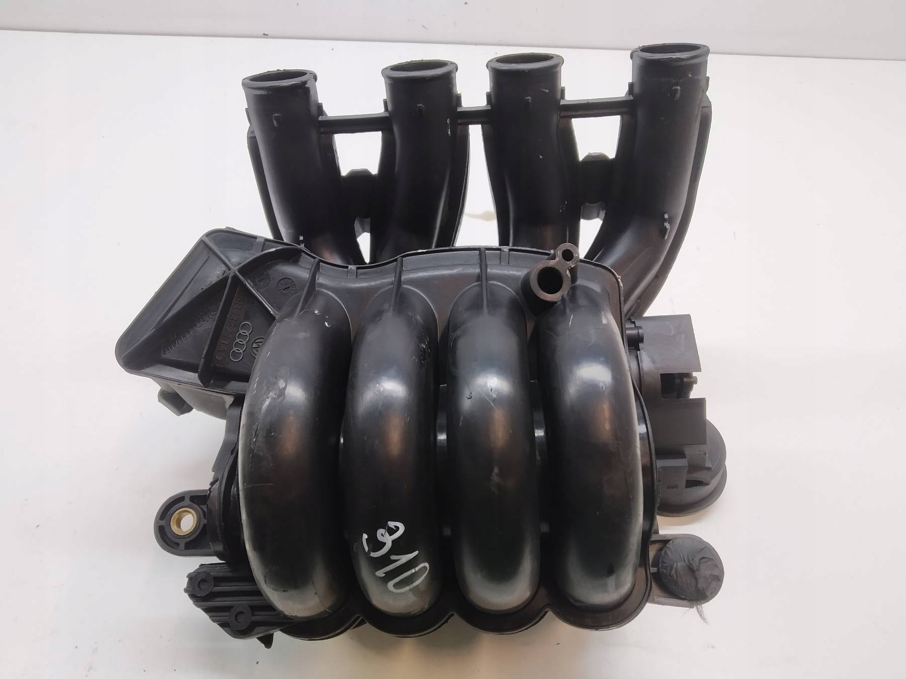 intake manifold 06B133210AD 1.6 8V Audi A4 and (1994-2001) B5