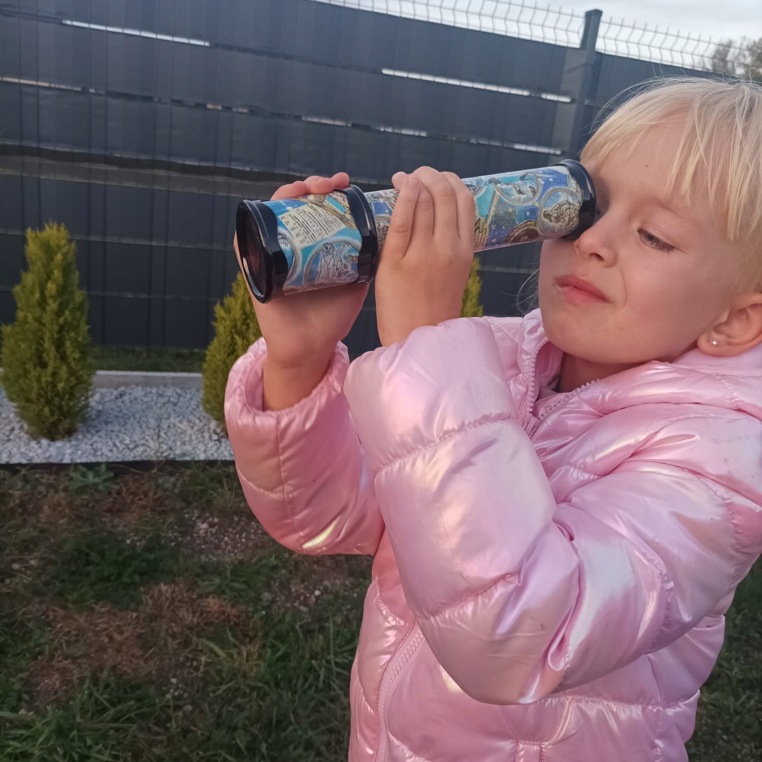 Kalejdoskop dla Dzieci Zabawka Luneta Edukacyjna Kolorowa Obracany Kolorowy Marka Kruzzel