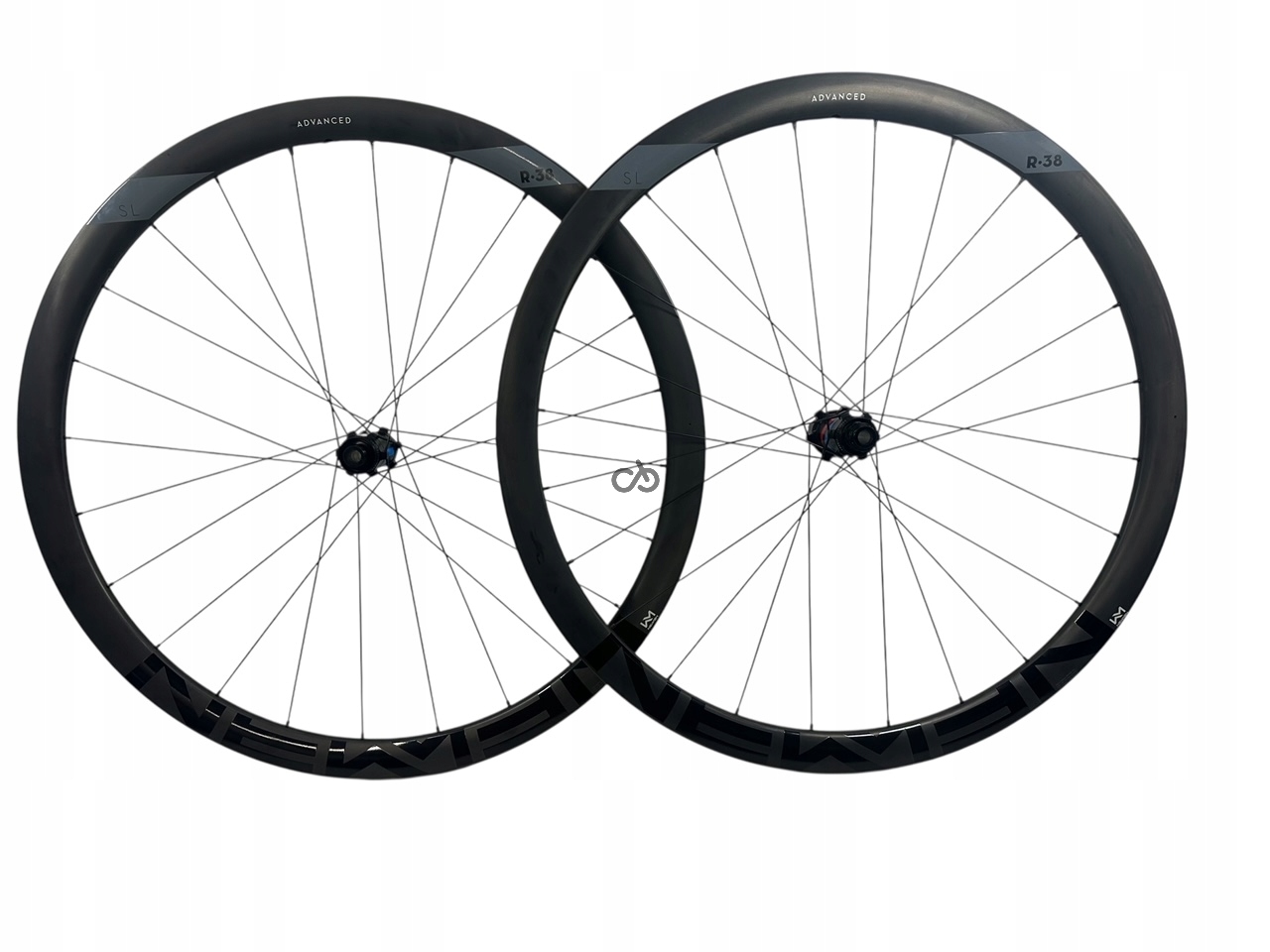 Silniční kola Newmen R 38 Advanced Carbon 1390 g