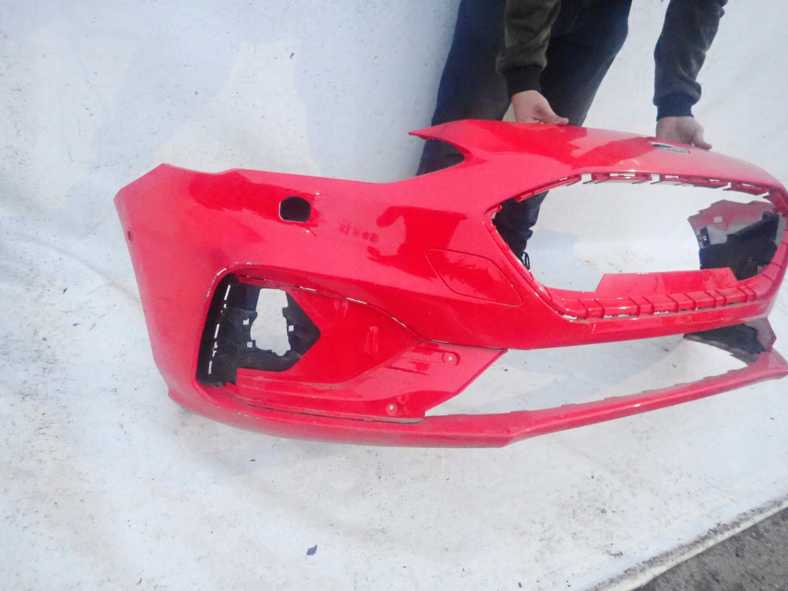 FORD FOCUS IV MK4 ST 18- bumper front PDC SPR