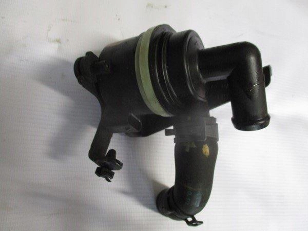 POMPKA WODY 5N0965561A GOLF VI 6