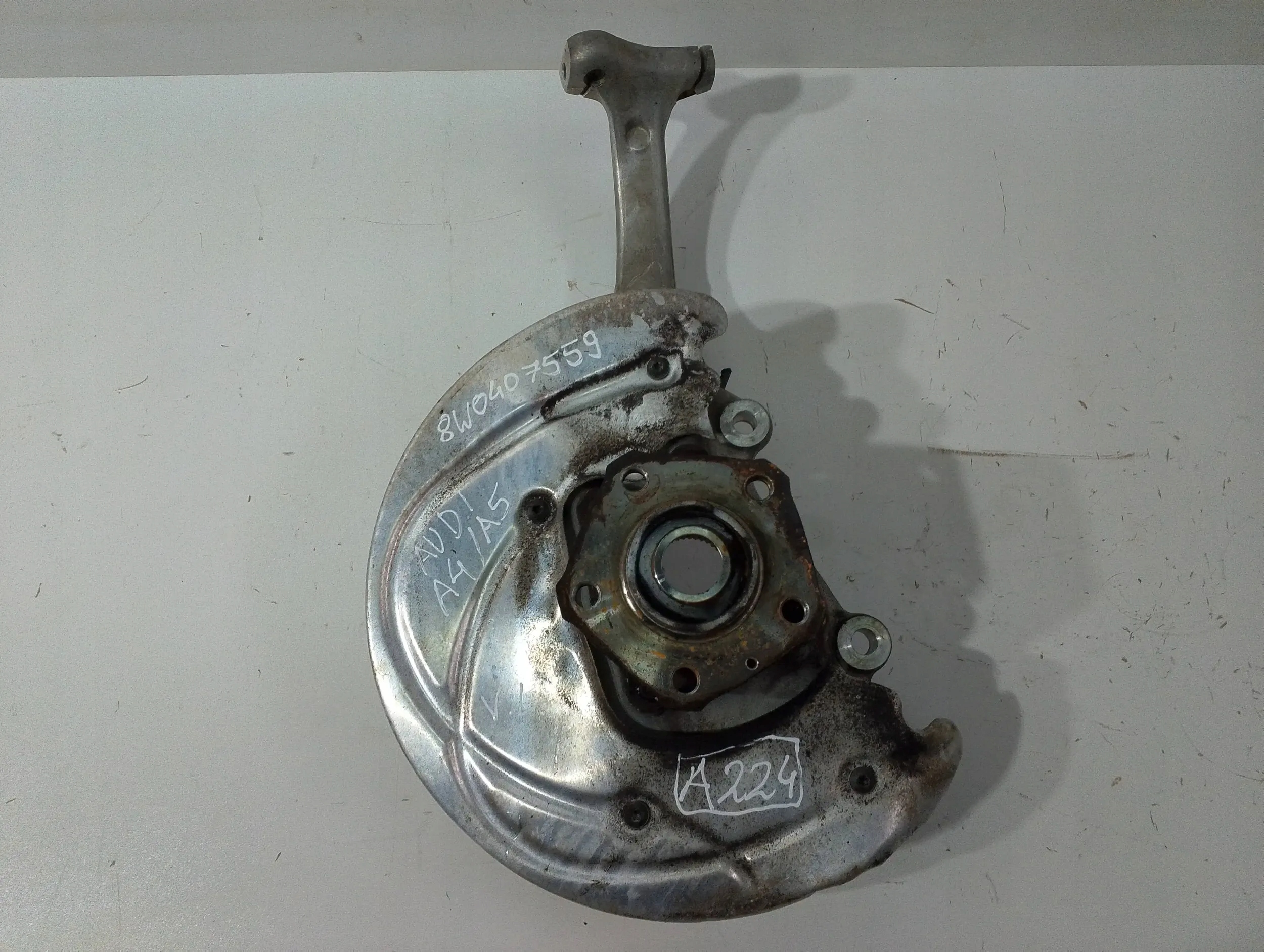 Audi A5 F5 / A4 B9 swing front left 8W0407559 (A224)