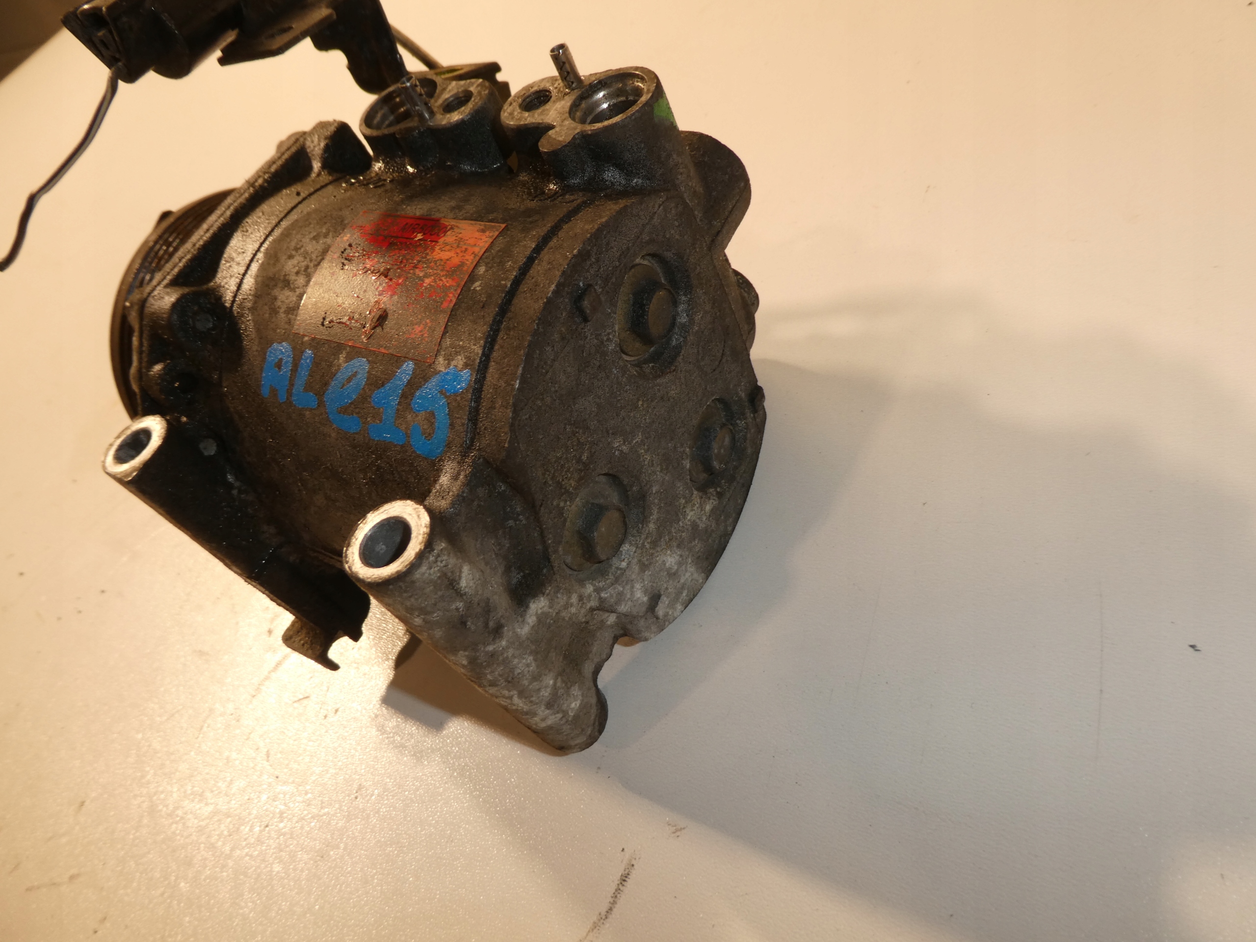 MITSUBISHI CARISMA LANCER 1.8 compressor; compressor of the air conditioning MR500007