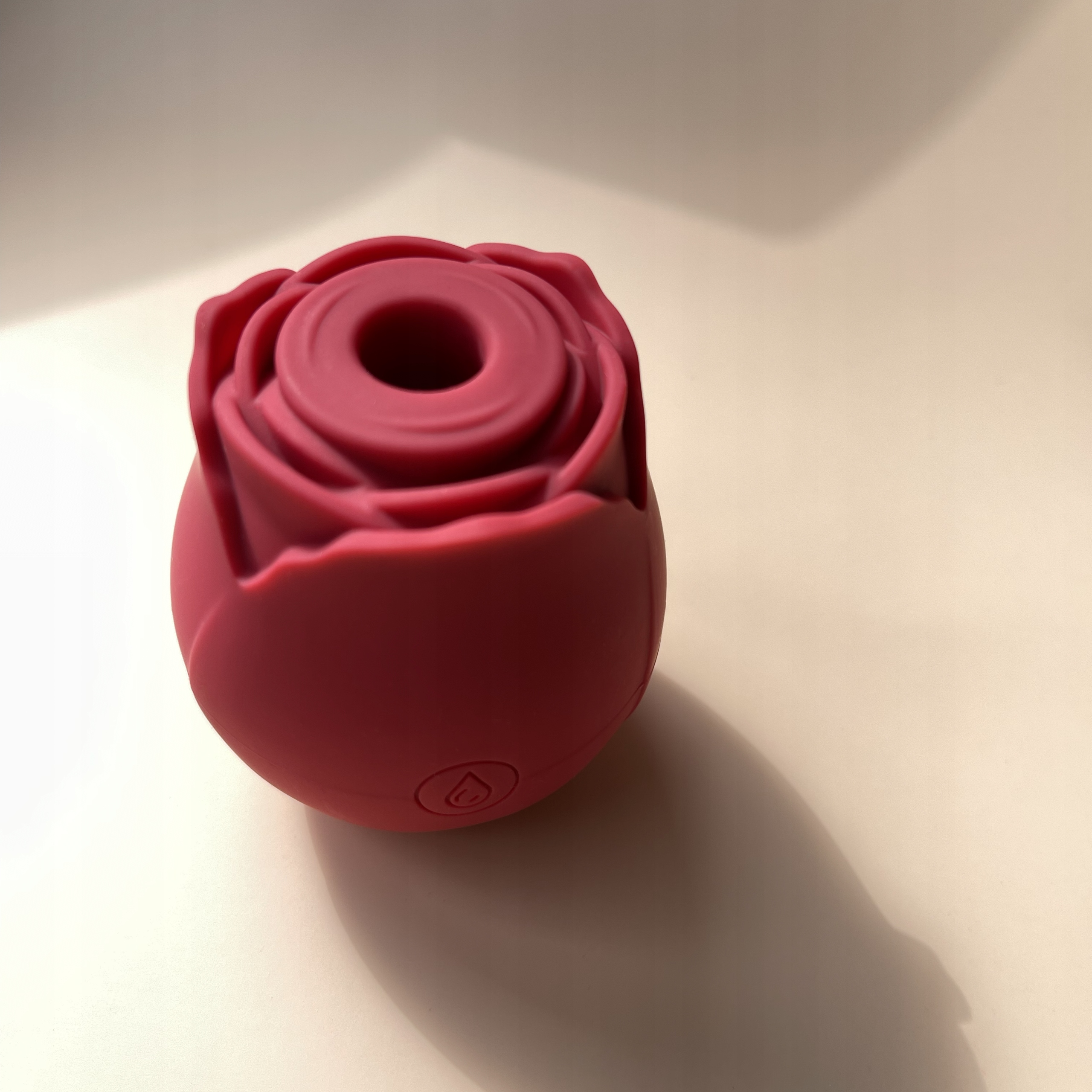 Wibrator Damski Stymulator Łechtaczki Powietrzny Ssący Róża 10 Trybów USB – Czerwony