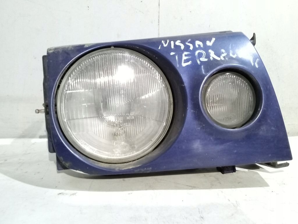 Nissan Terrano II light right front front