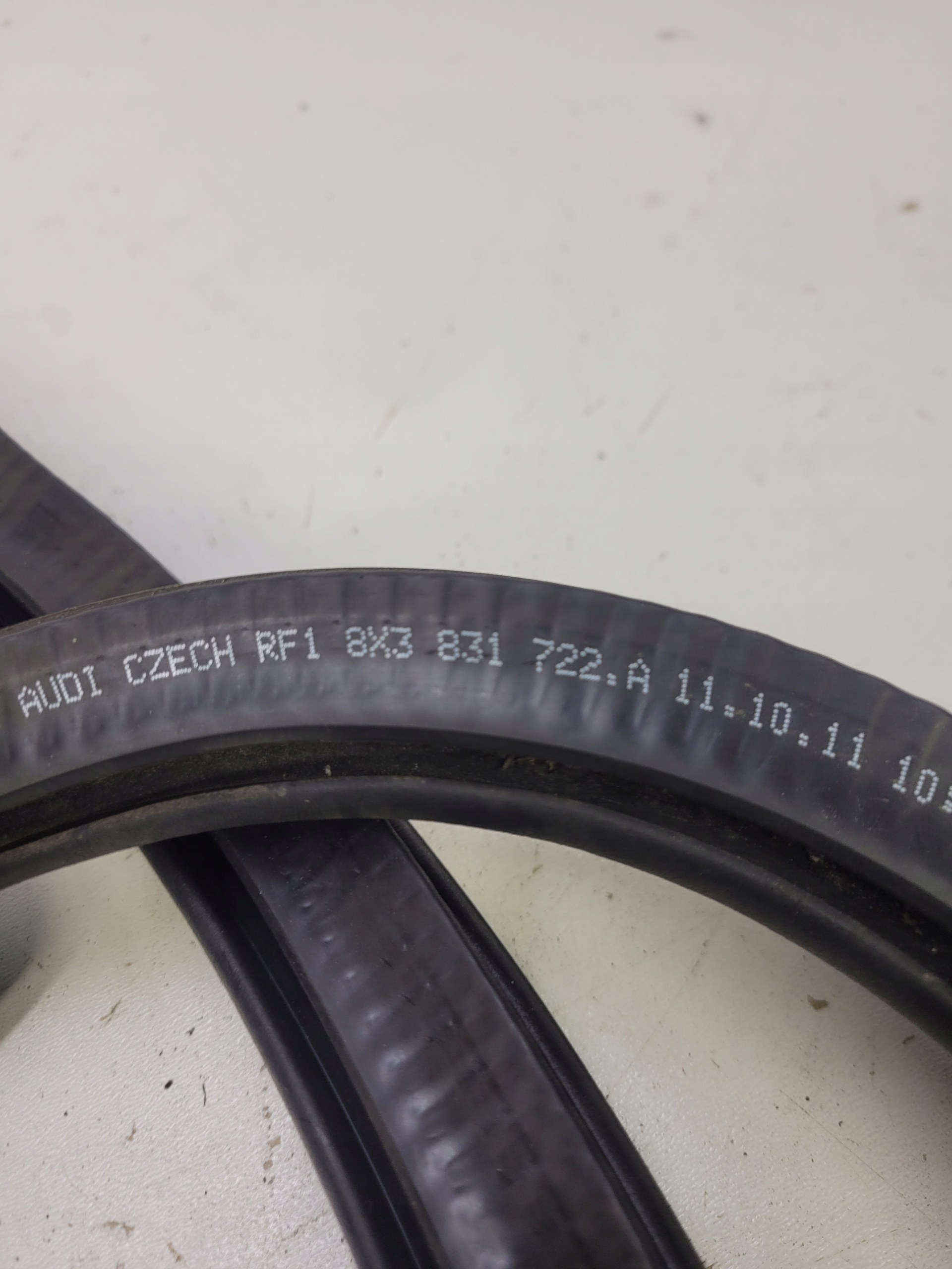 gasket door right front AUDI A1 3D 8X3831722A