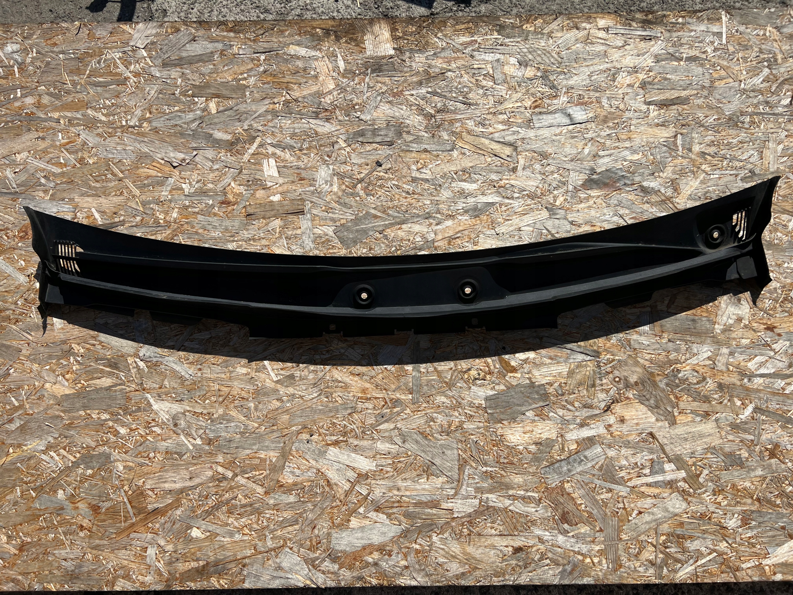 PODSZYBIE PLASTIKOWE GÓRNE MERCEDES GLE W167 Numer katalogowy części A1678302103