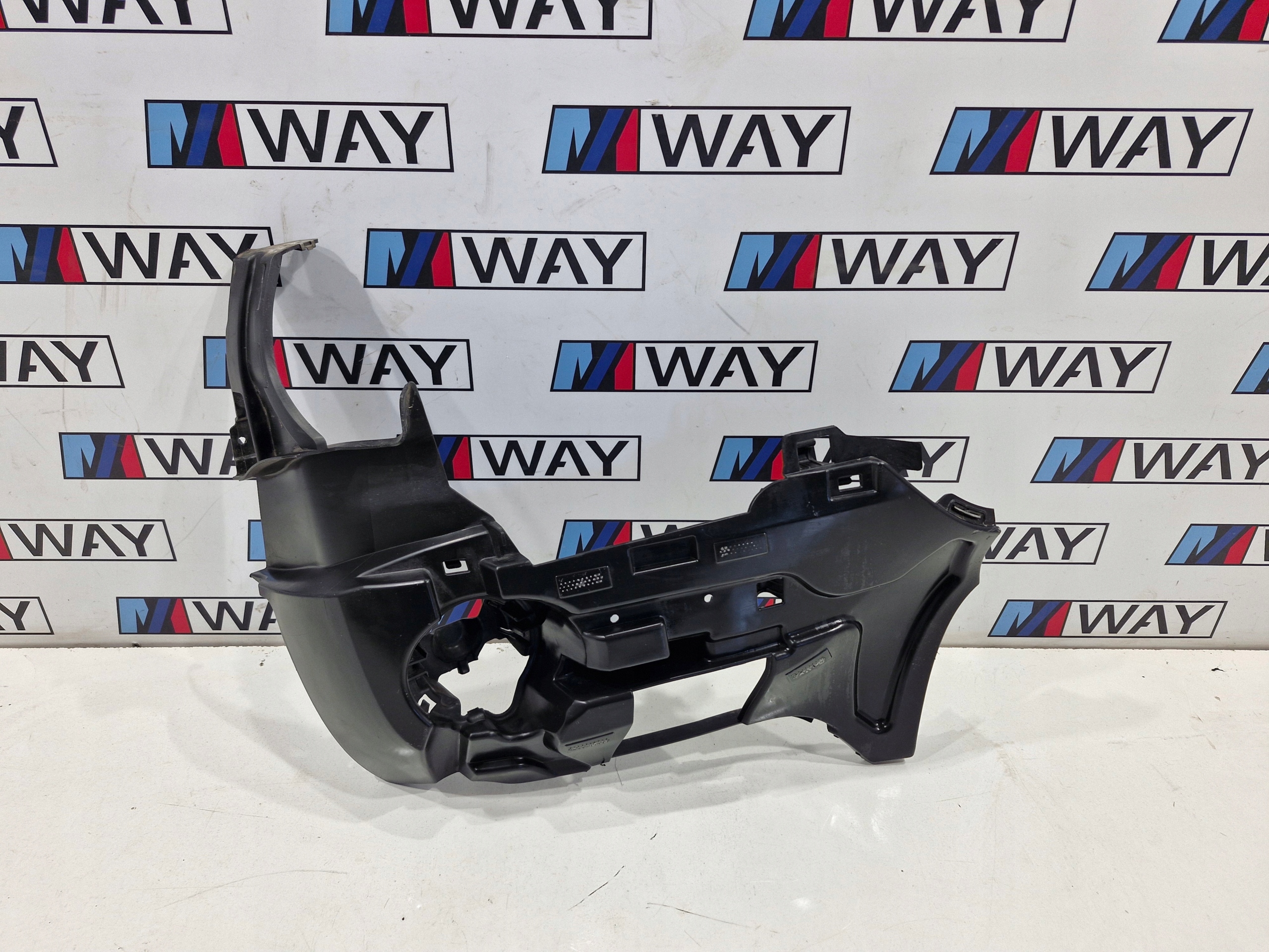 BMW X1 F48 support holder of a bumper left front 7354819