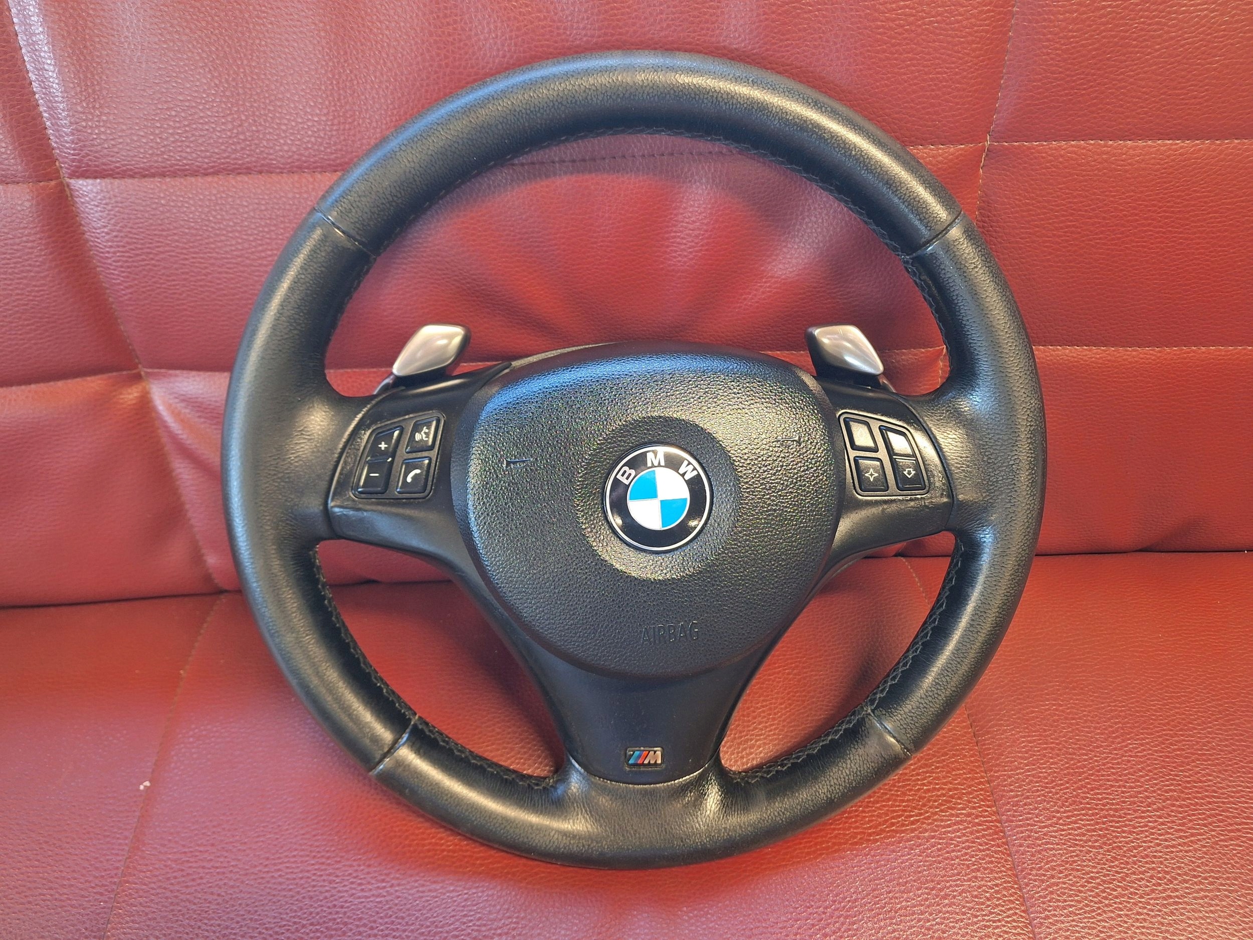 BMW 1 3 E87 E82 E90 E91 E92 volant airbag m-packet s řazením AUTOMAT