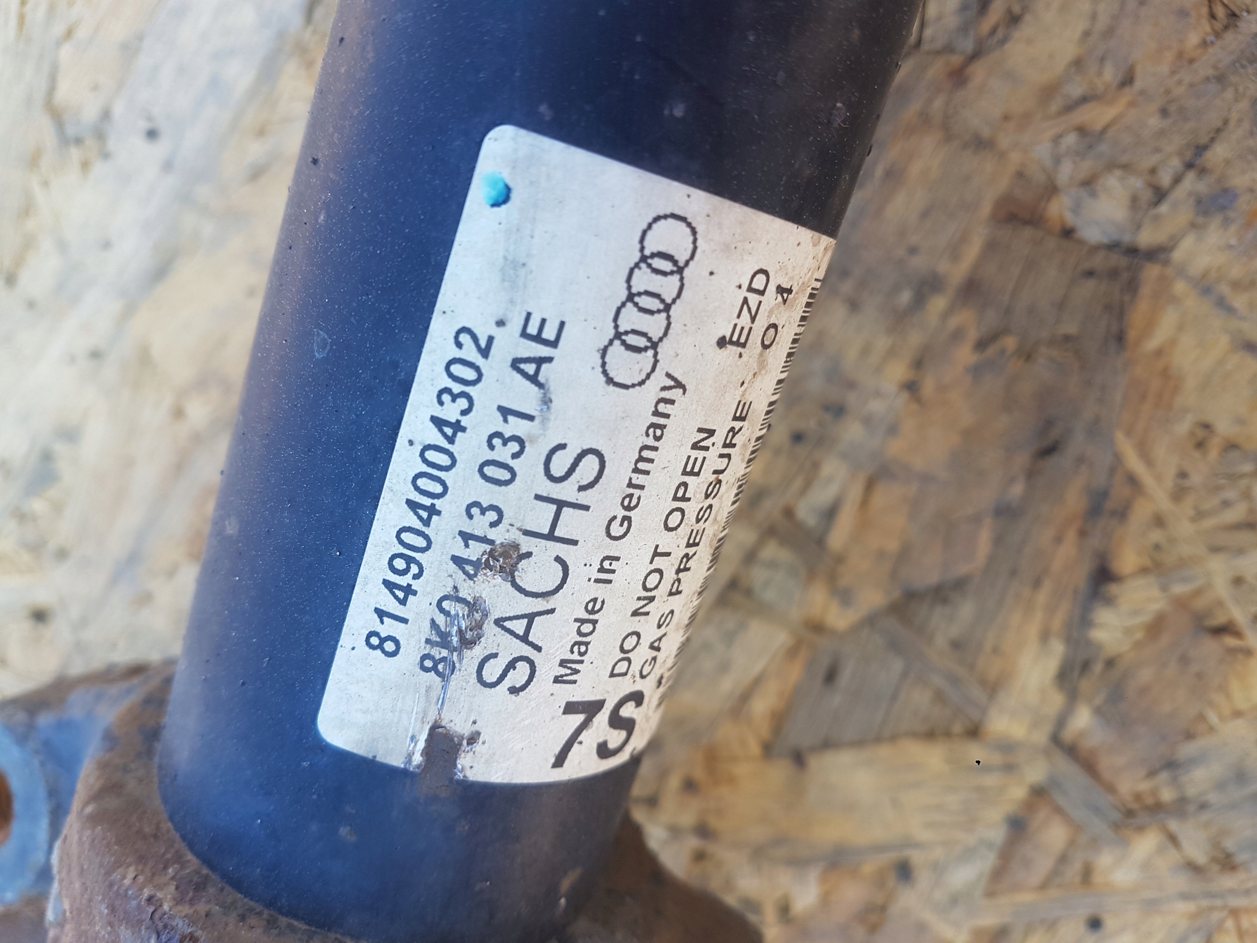 shock absorber right front AUDI A4 B8 A5 8K0413031AE