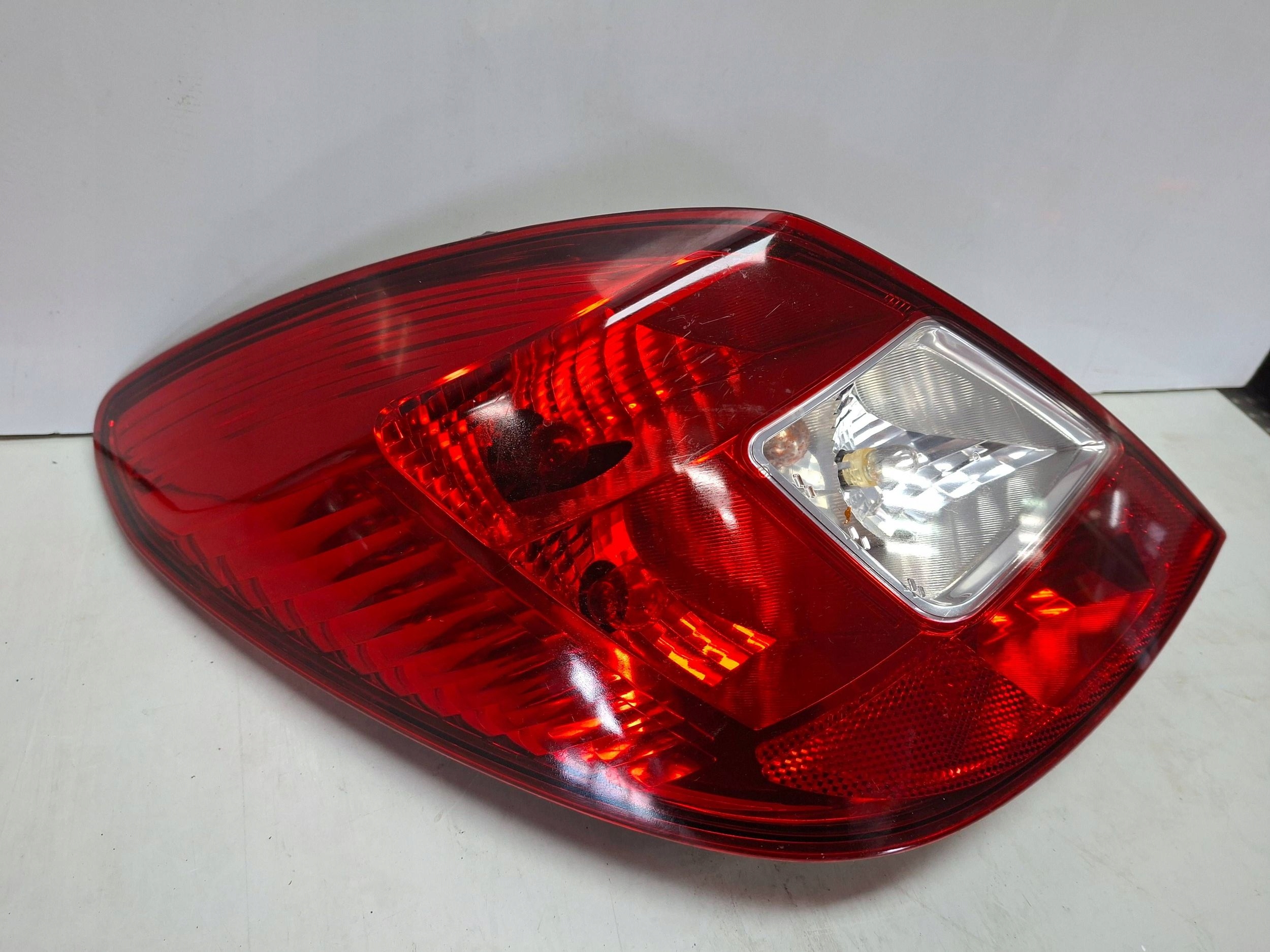 light rear left 89318811 OPEL CORSA D 5D 2006