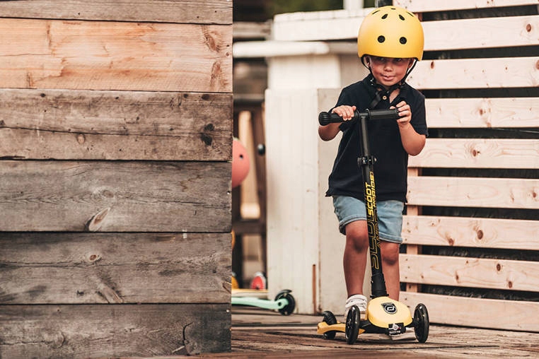 ZESTAW SCOOT AND RIDE LEMON HULAJNOGA Highwaykick 3 + KASK LED S-M 3L+ Wiek dziecka 3 lata +