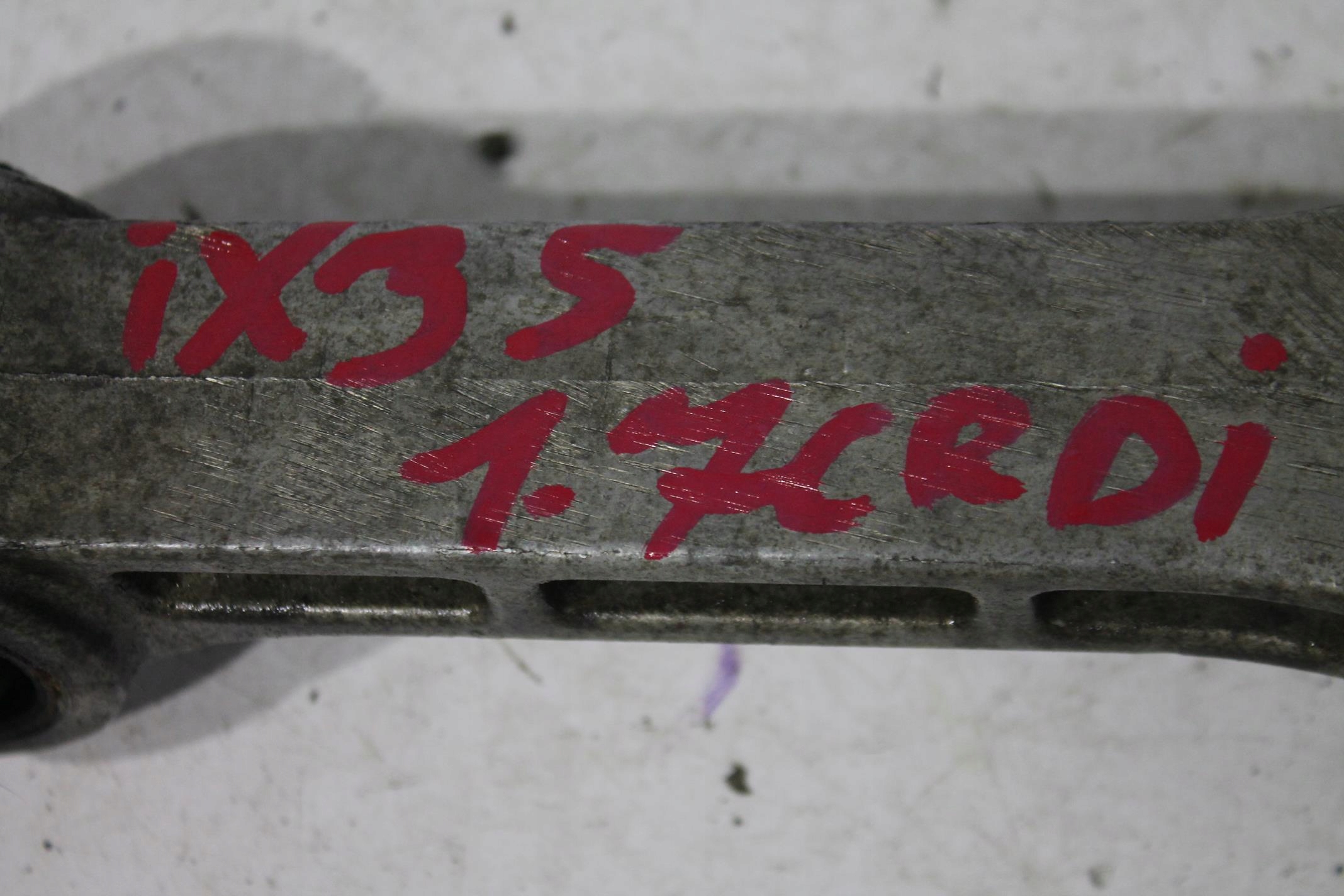 engine mount 21969-2S000 HYUNDAI IX35 1.7 CRDI 09