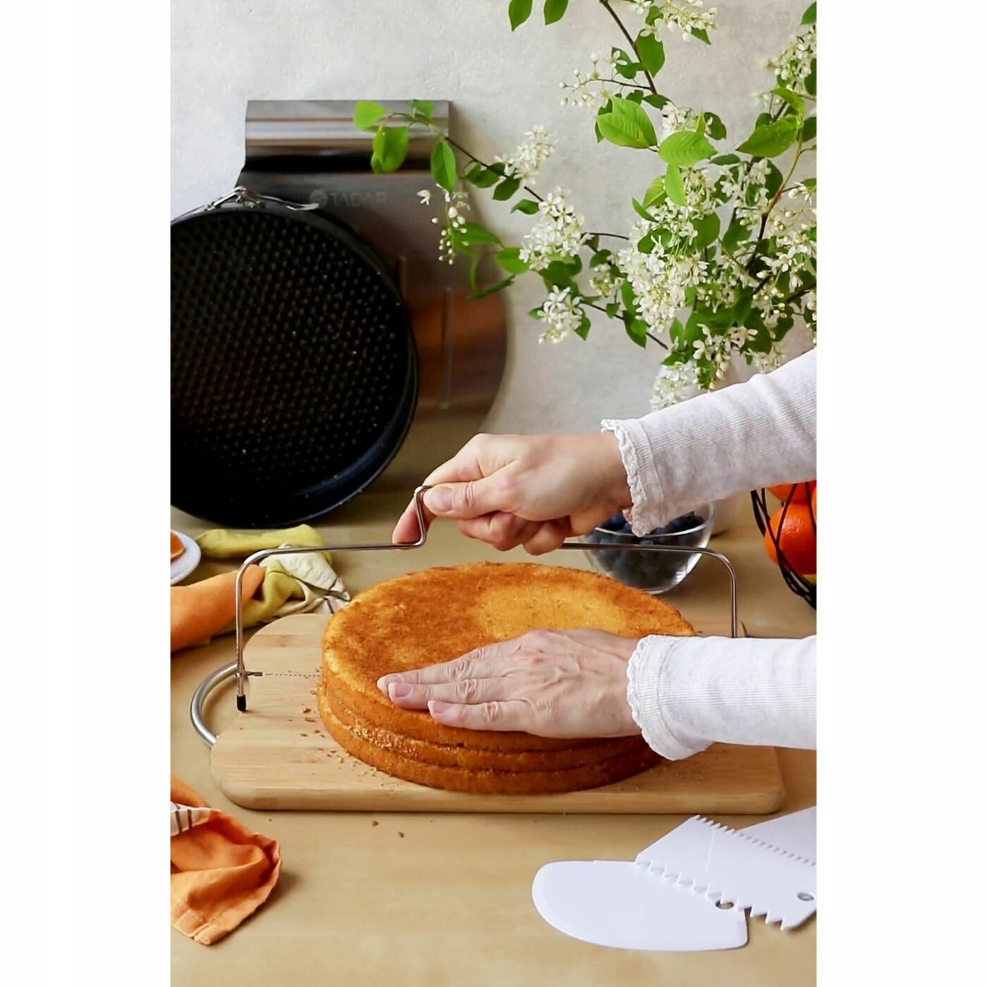 Krajacz strunowy do tortu biszkoptu 33,5 x 15,5 cm Stan opakowania oryginalne