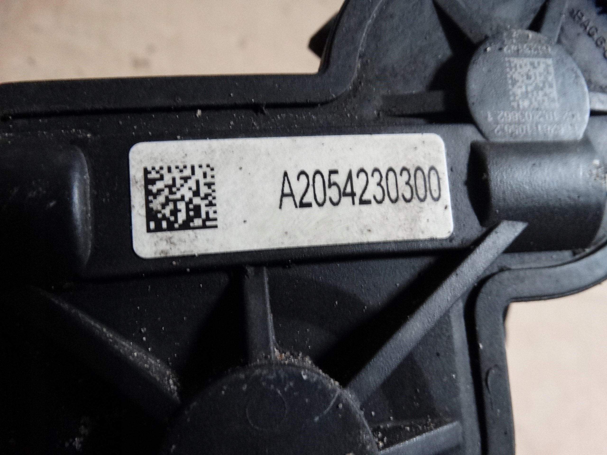 mini motor electric brake left MERCEDES W205 1