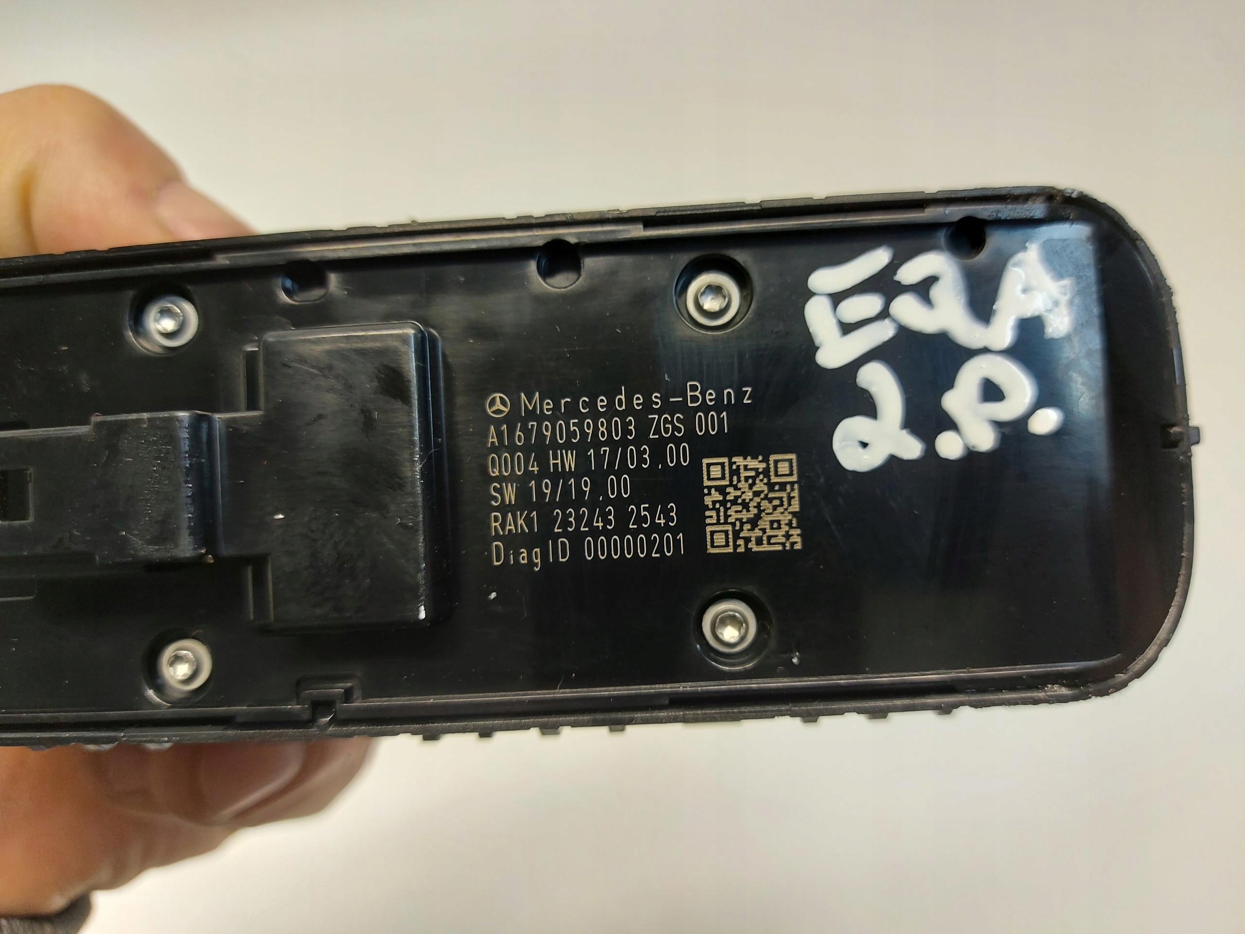Mercedes EQA 250+ W243 PANEL window control switch left front A1679059803