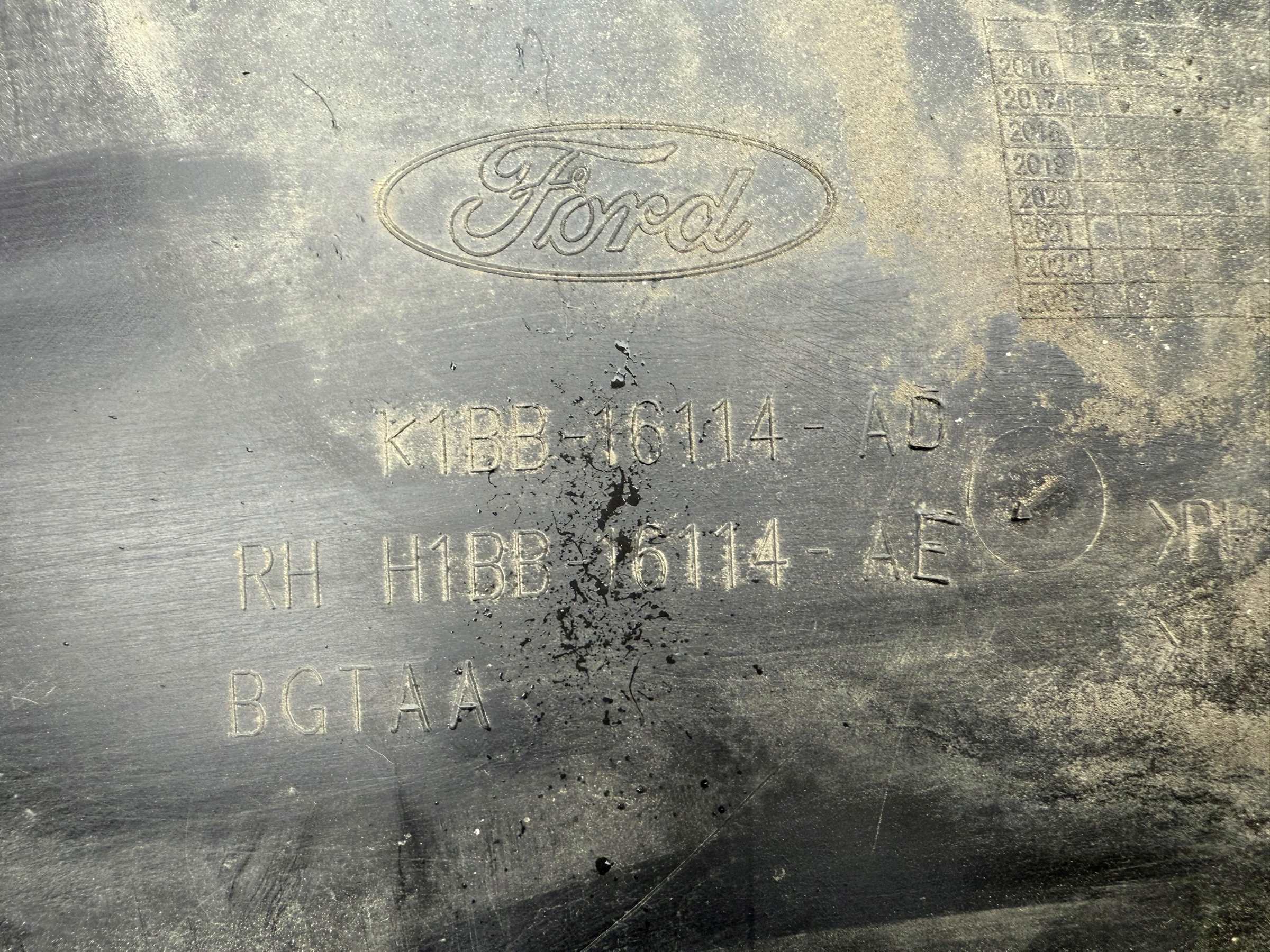 mudguard right front right front FORD FIESTA MK8