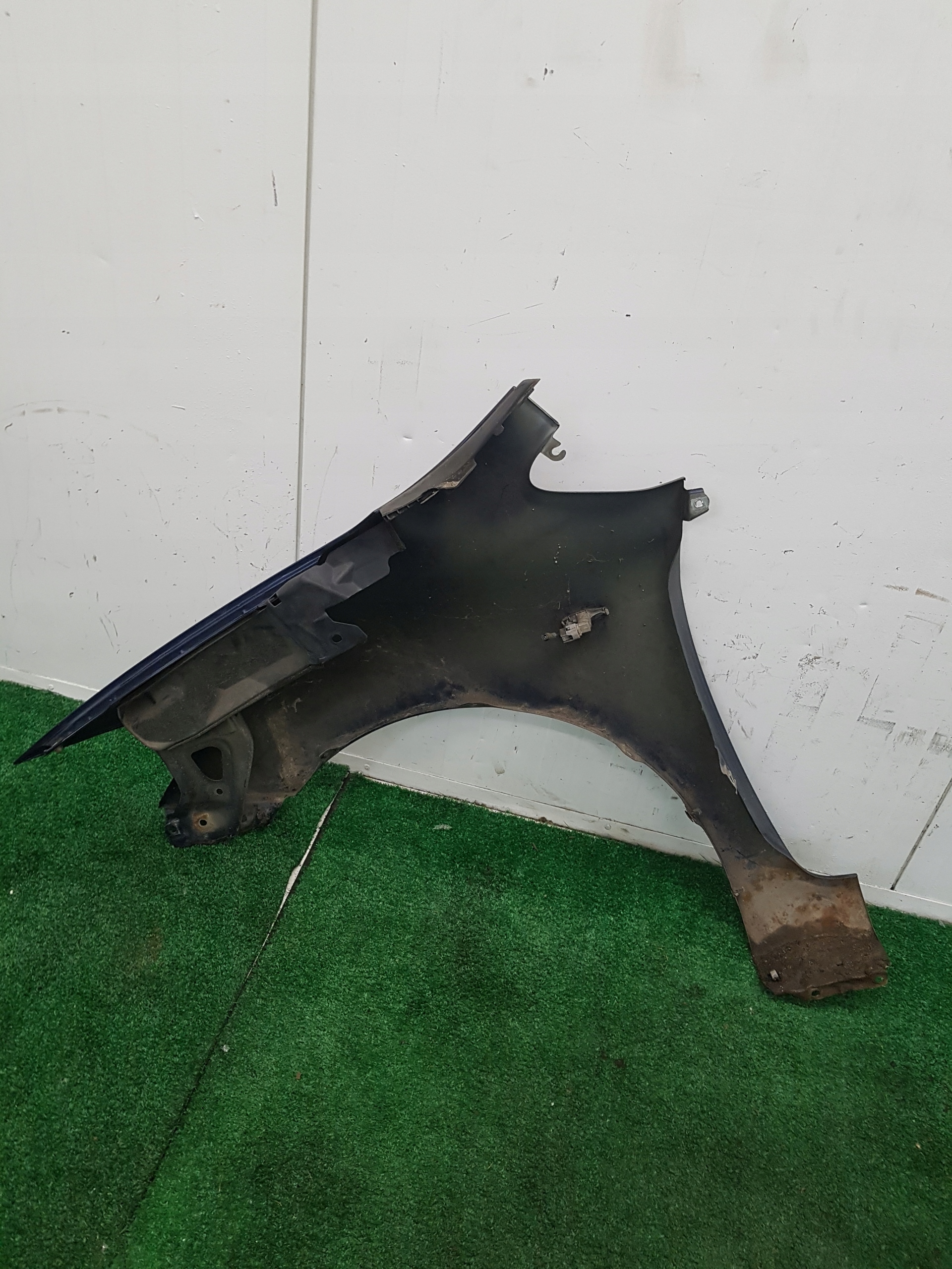 fender right front TOYOTA AURIS 8S6